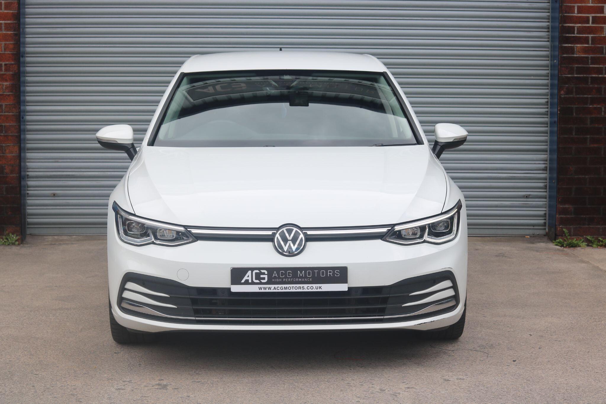 Volkswagen Golf view 3