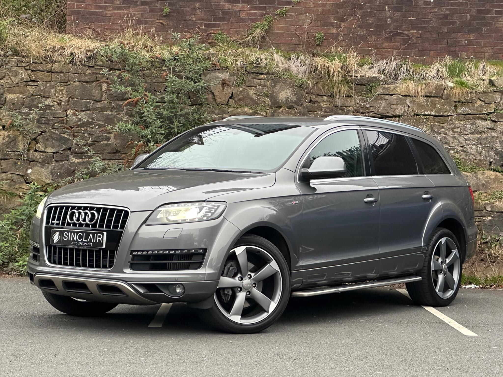 Audi Q7 view 3