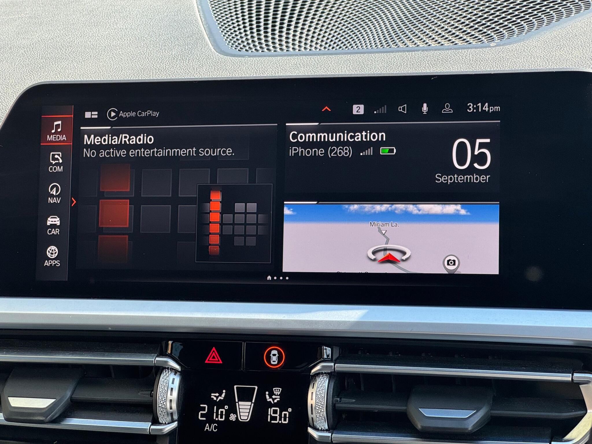 BMW 3 Series view 44