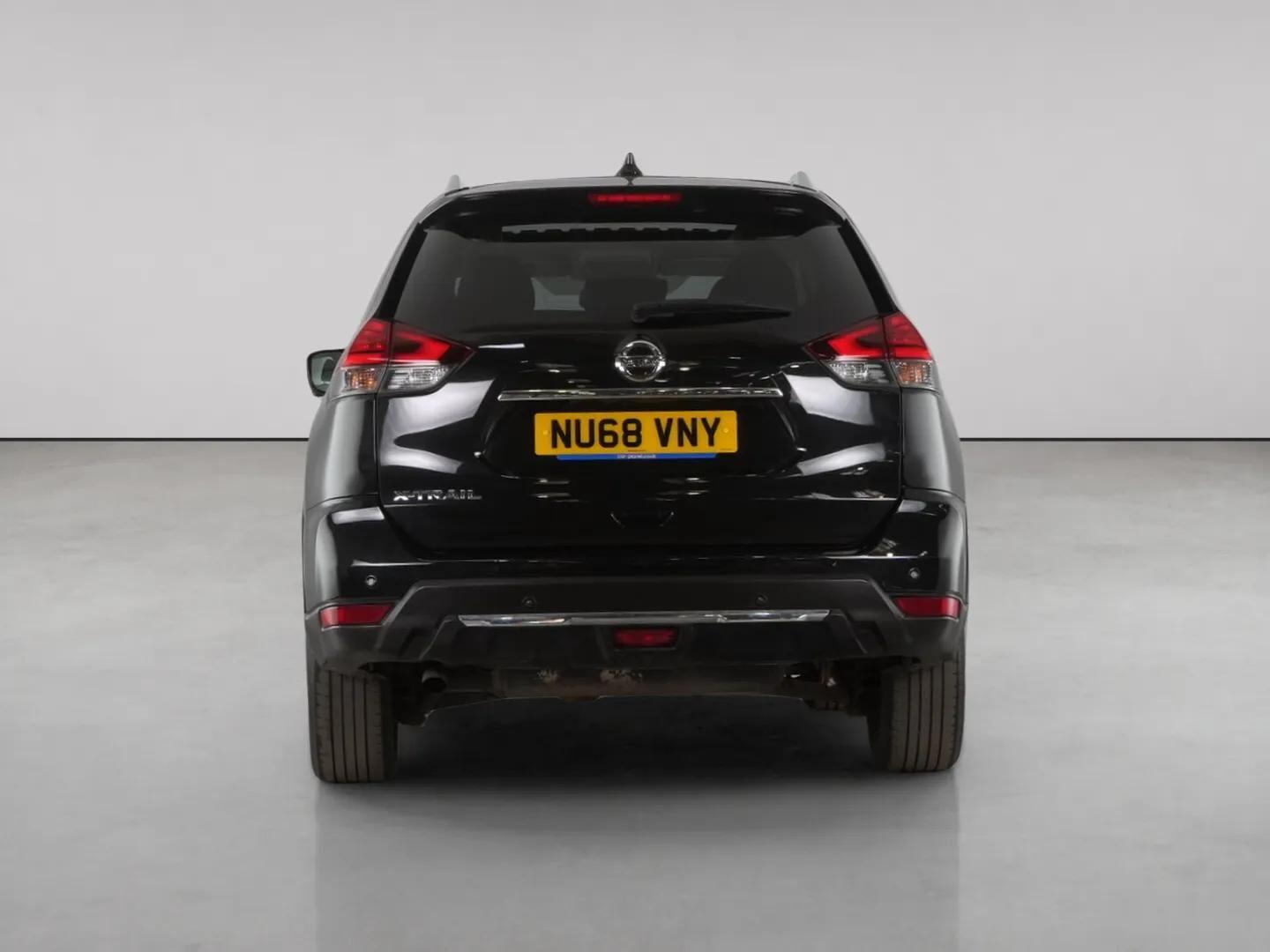 Nissan X-Trail view 6