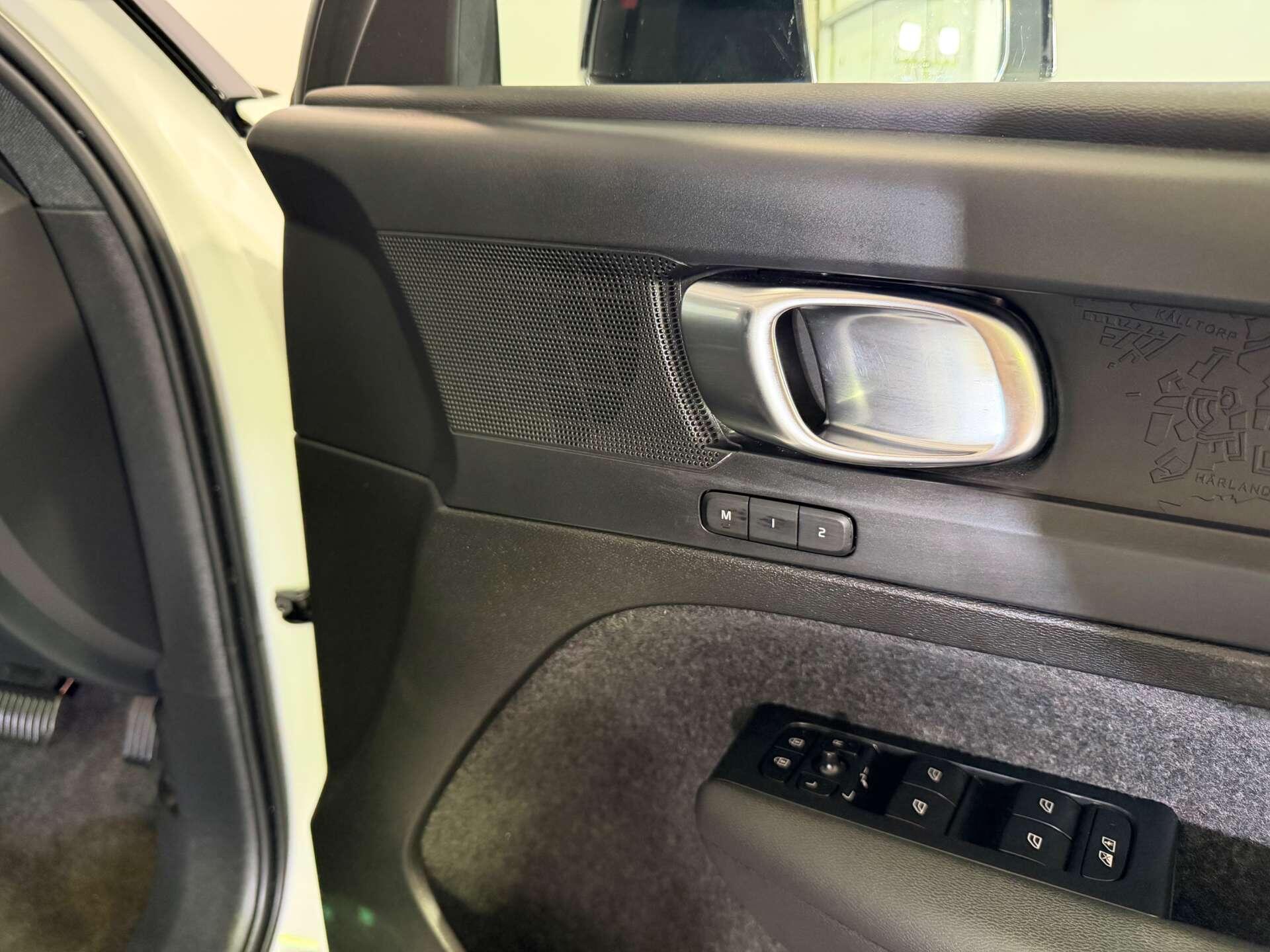 Volvo XC40 view 25