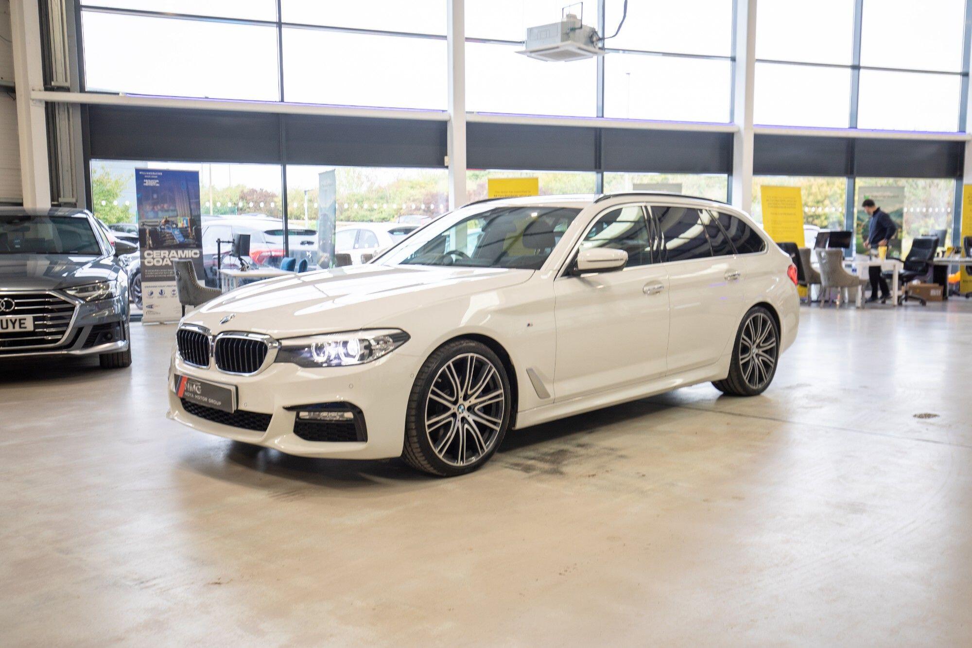 BMW 5 Series view 10