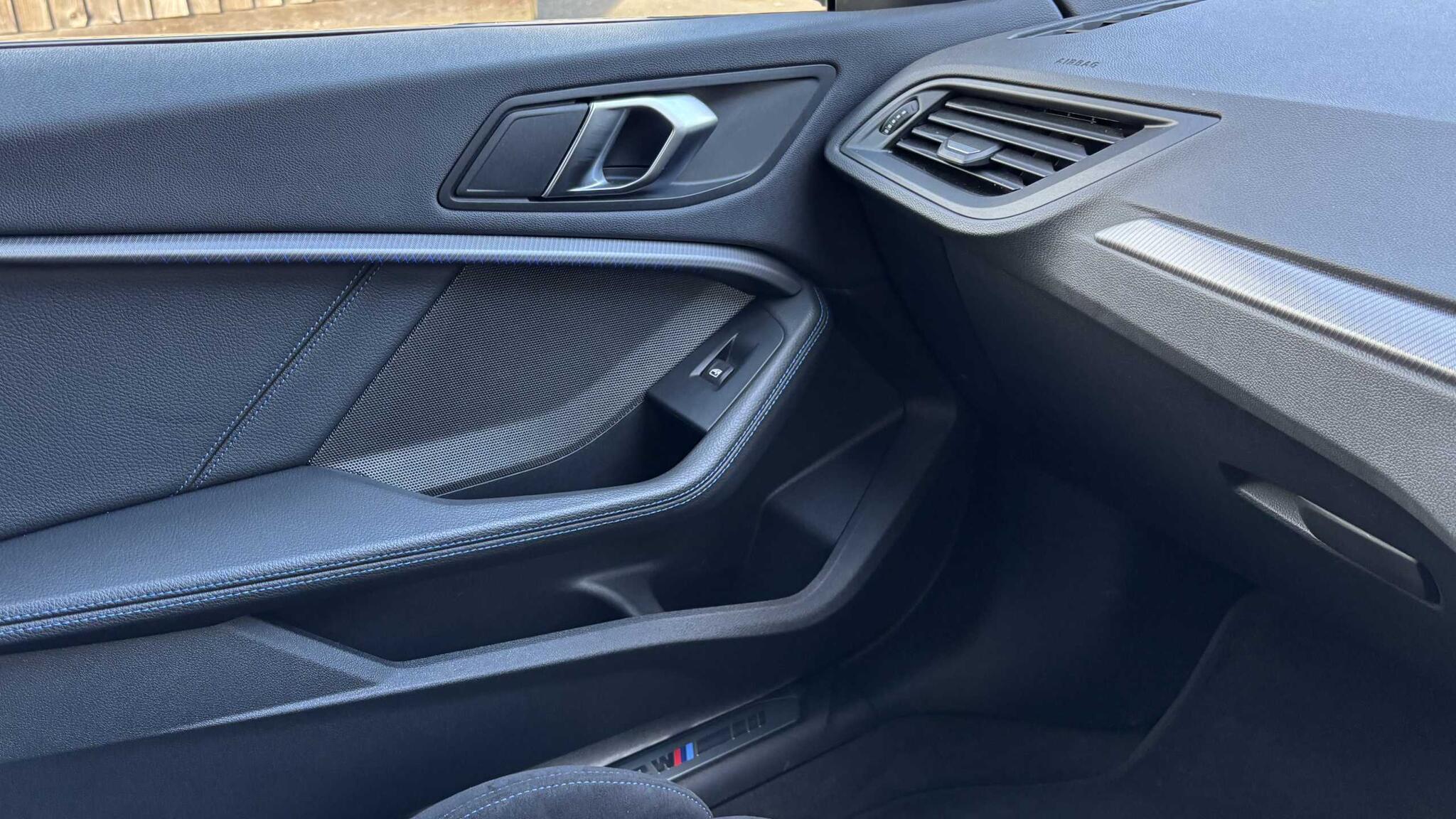 BMW 2 Series view 24