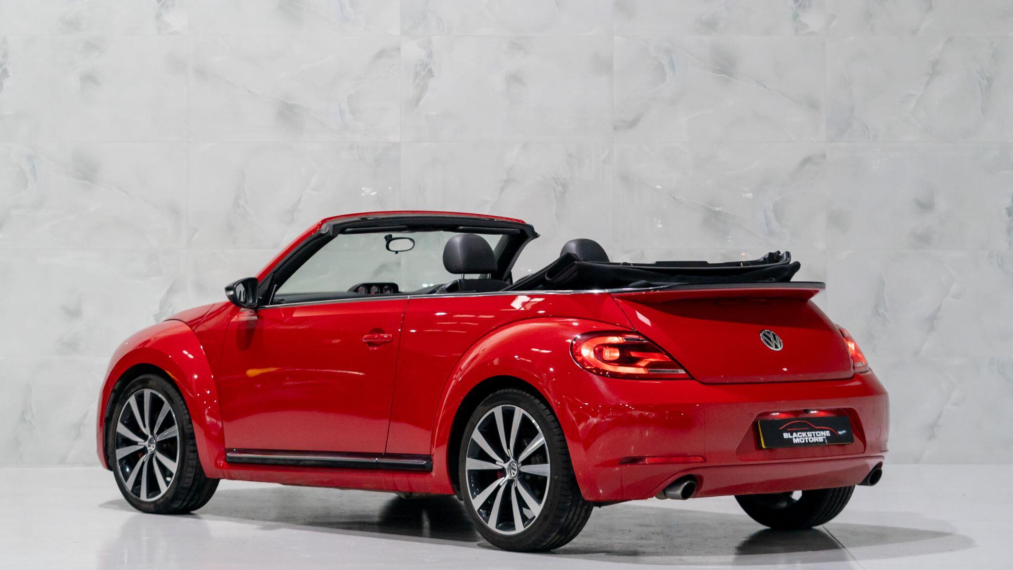 Volkswagen Beetle view 5
