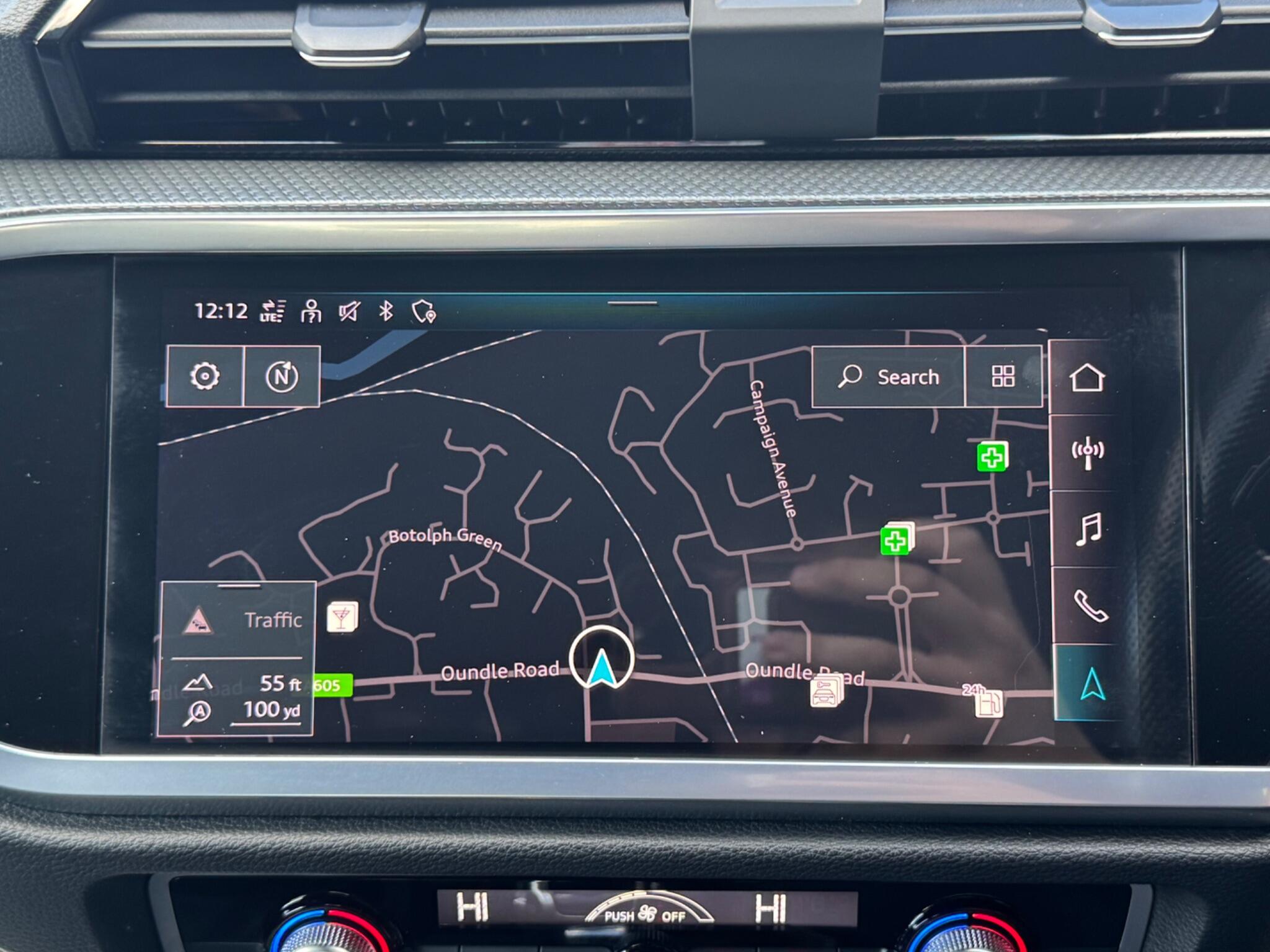 Audi Q3 view 30