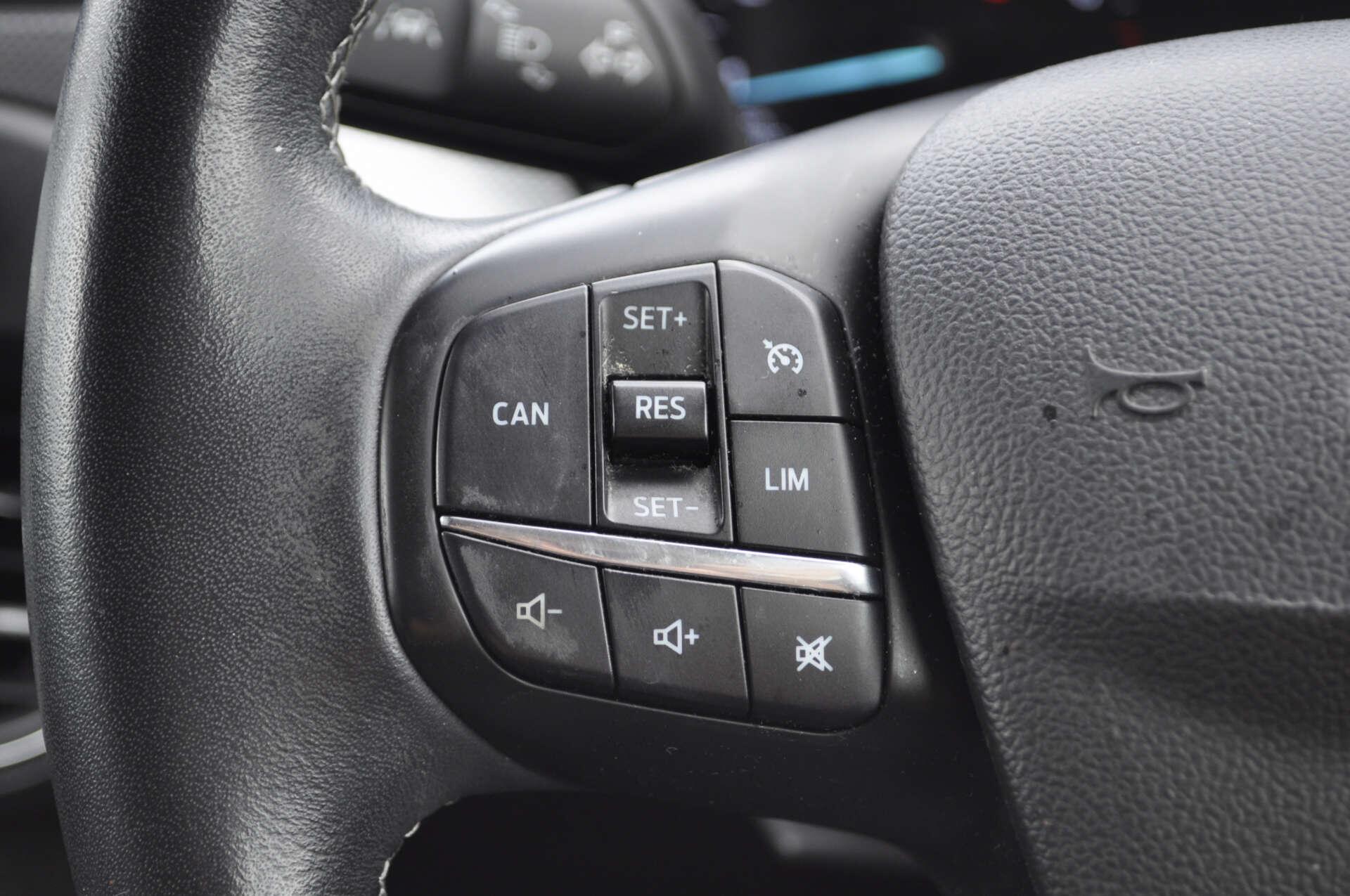 Ford Focus view 15