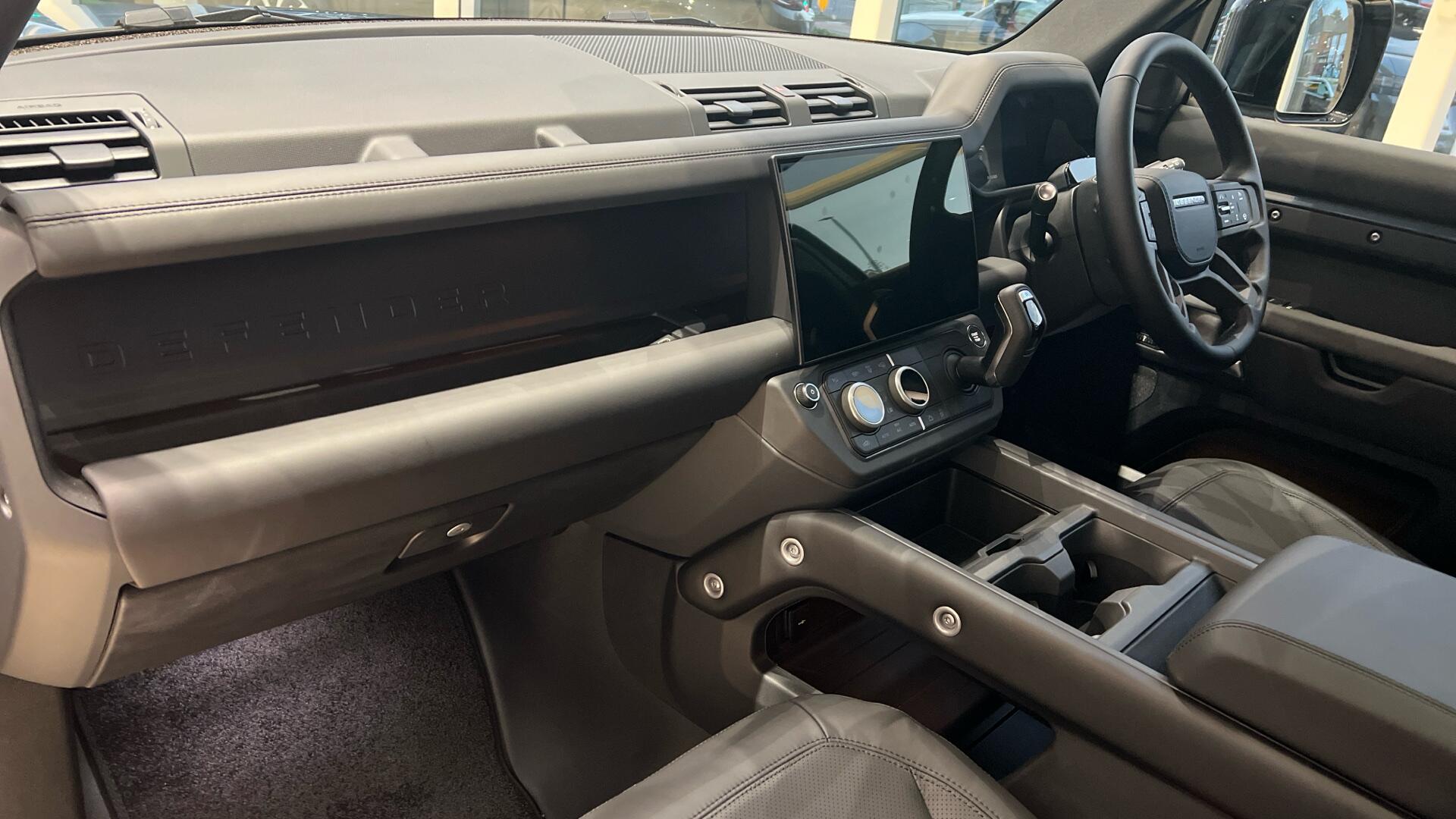 Land Rover Defender view 10