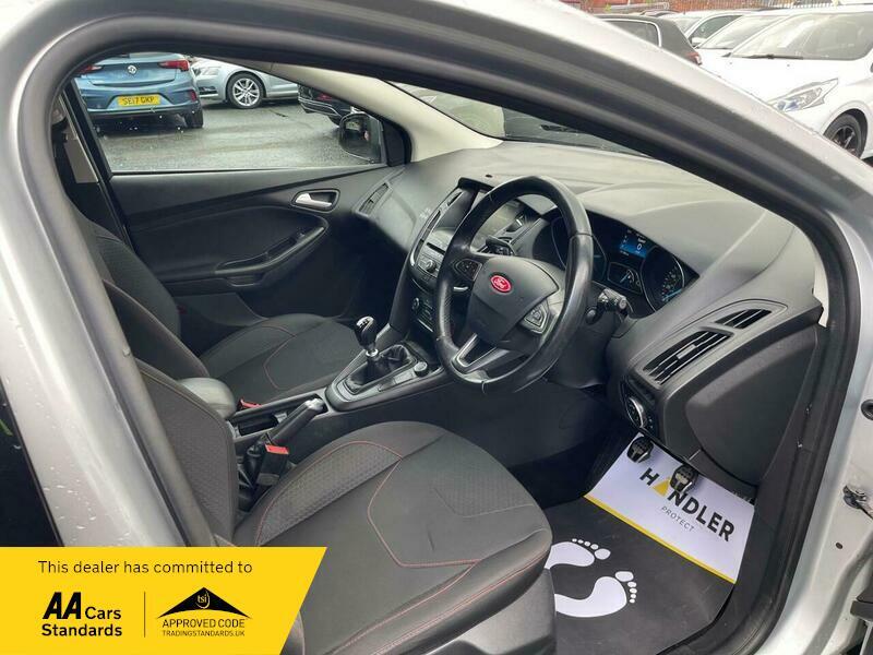 2016 Ford Focus image 24
