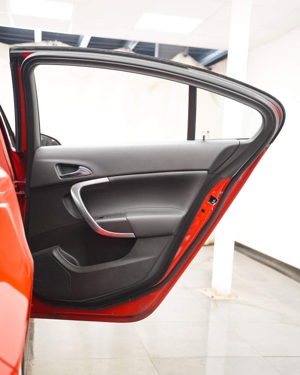 Vauxhall Insignia view 16