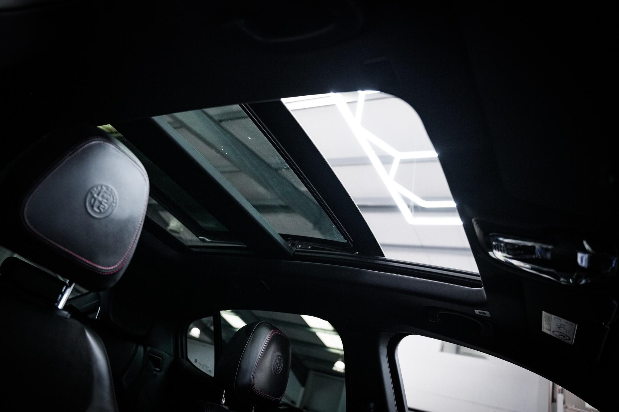 Alfa Romeo Stelvio view 9