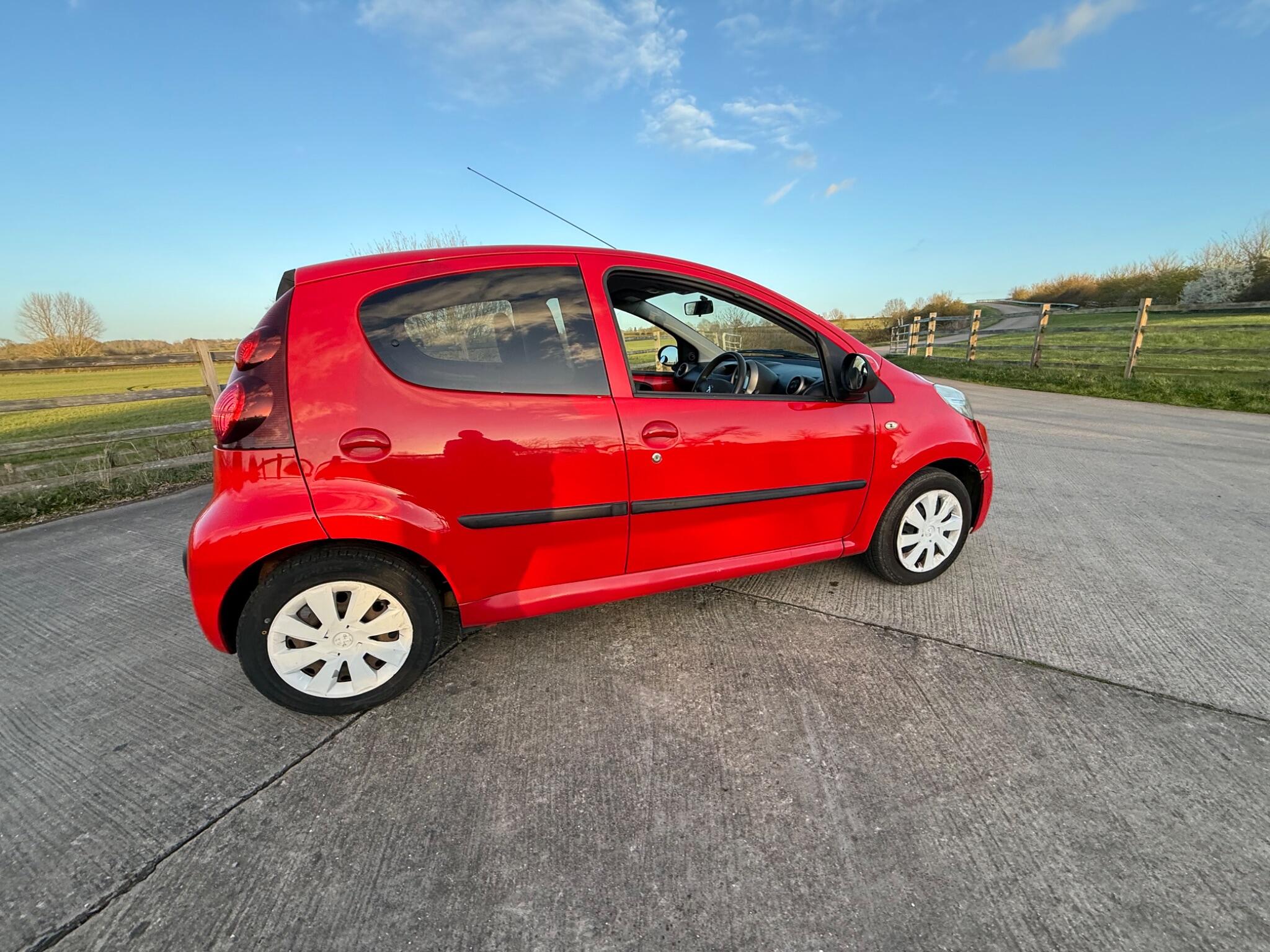 Peugeot 107 1.0 12V Active Euro 5 5dr — photo 27 of 86