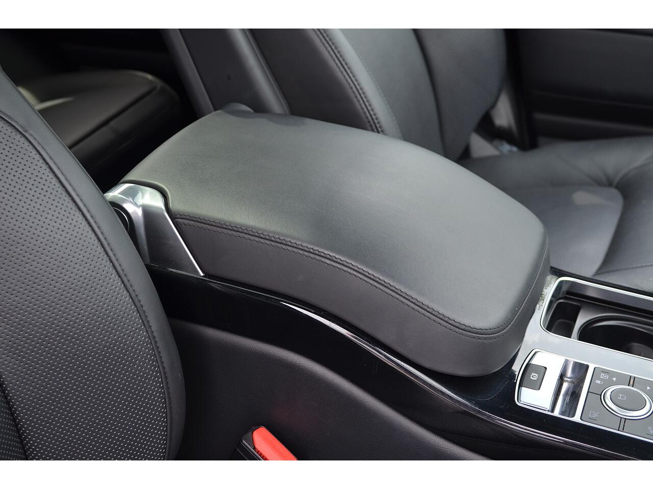 Land Rover Range Rover view 29