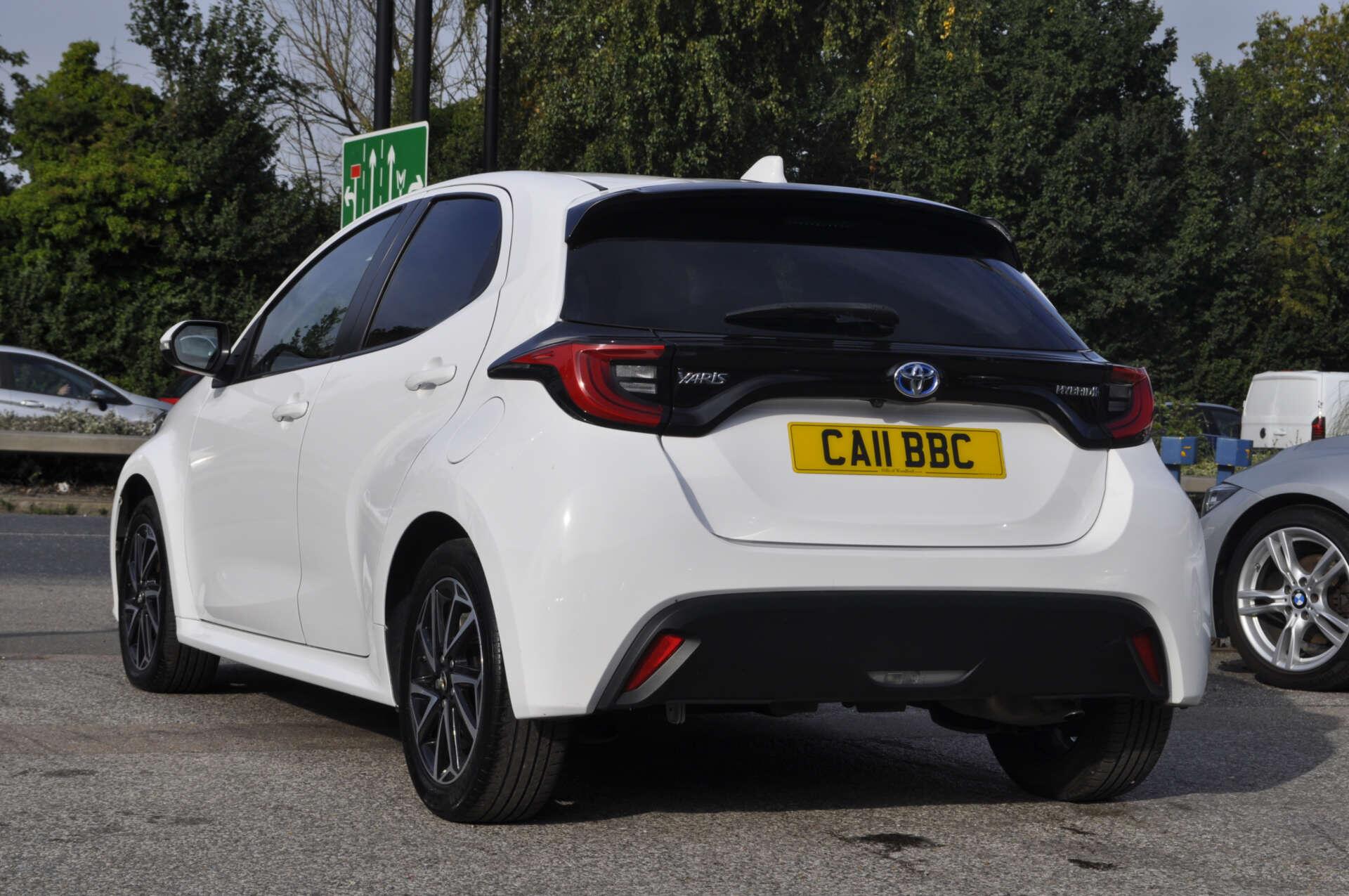Toyota Yaris view 32