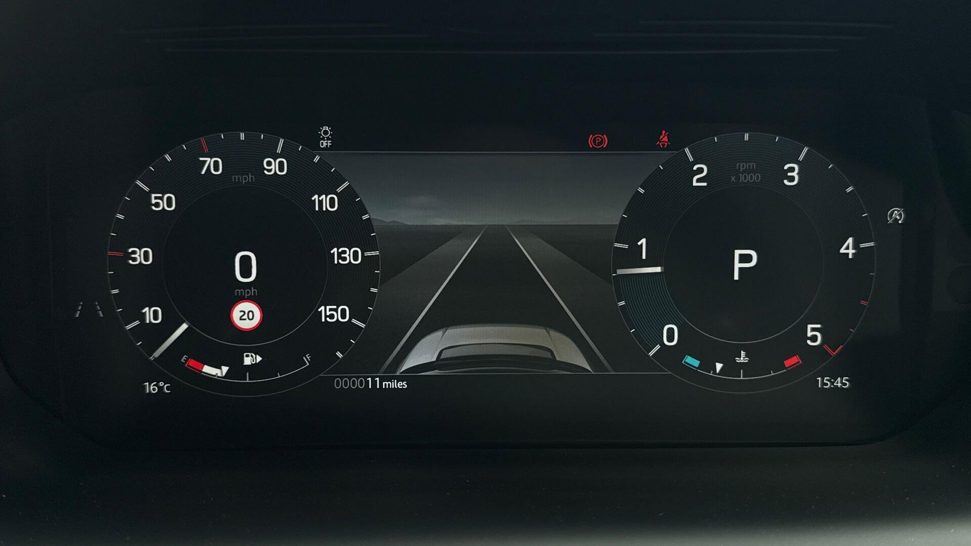 Land Rover Discovery Sport view 17