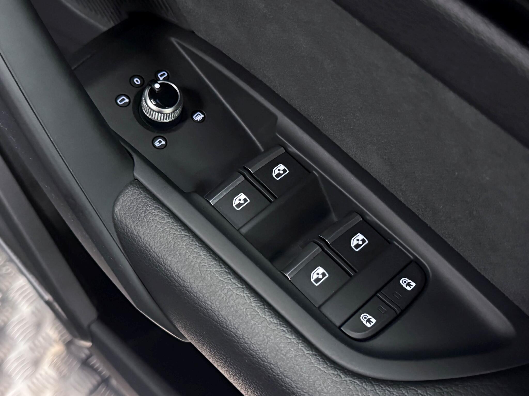 Audi Q5 view 22