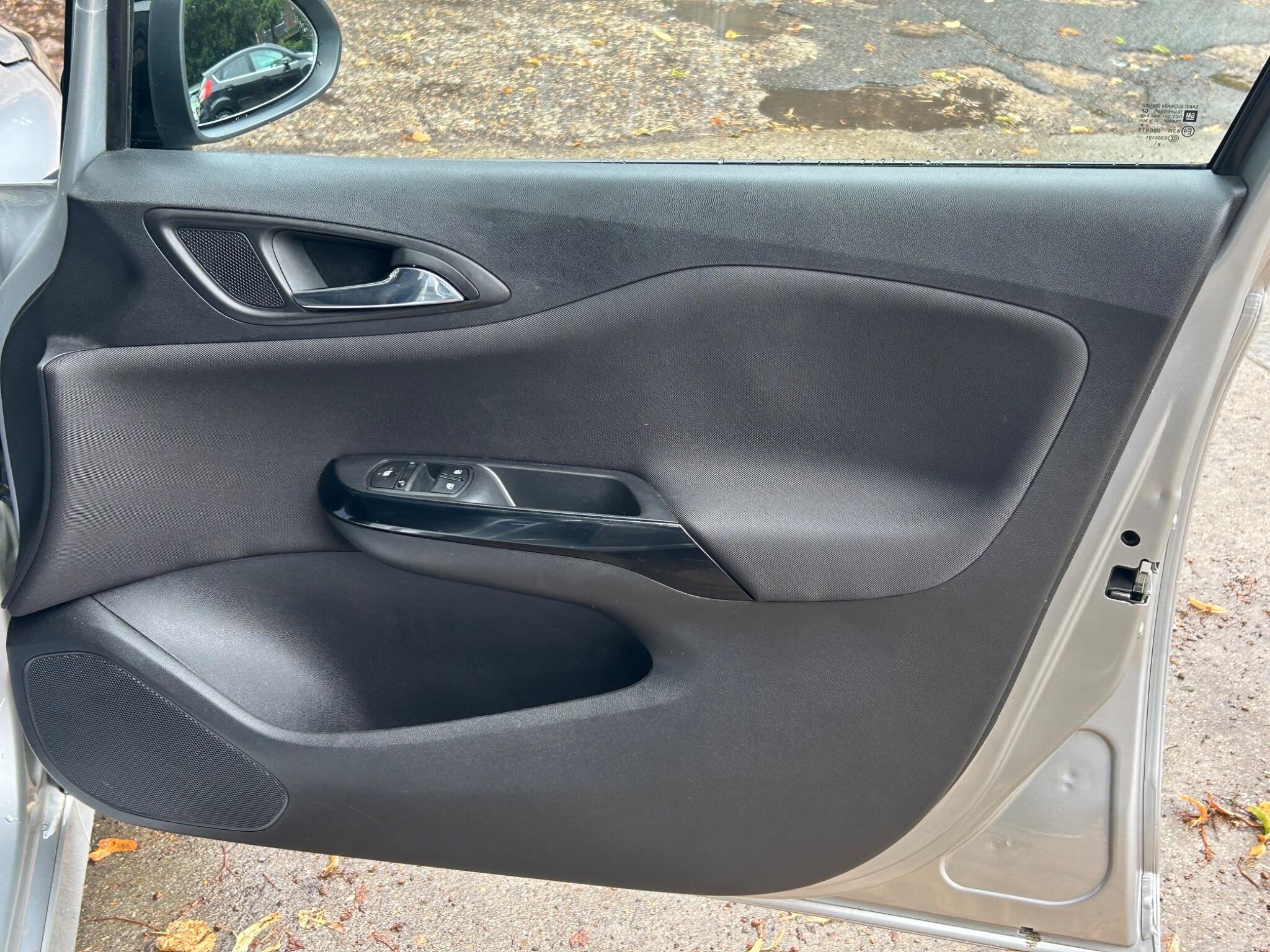 Vauxhall Corsa view 38
