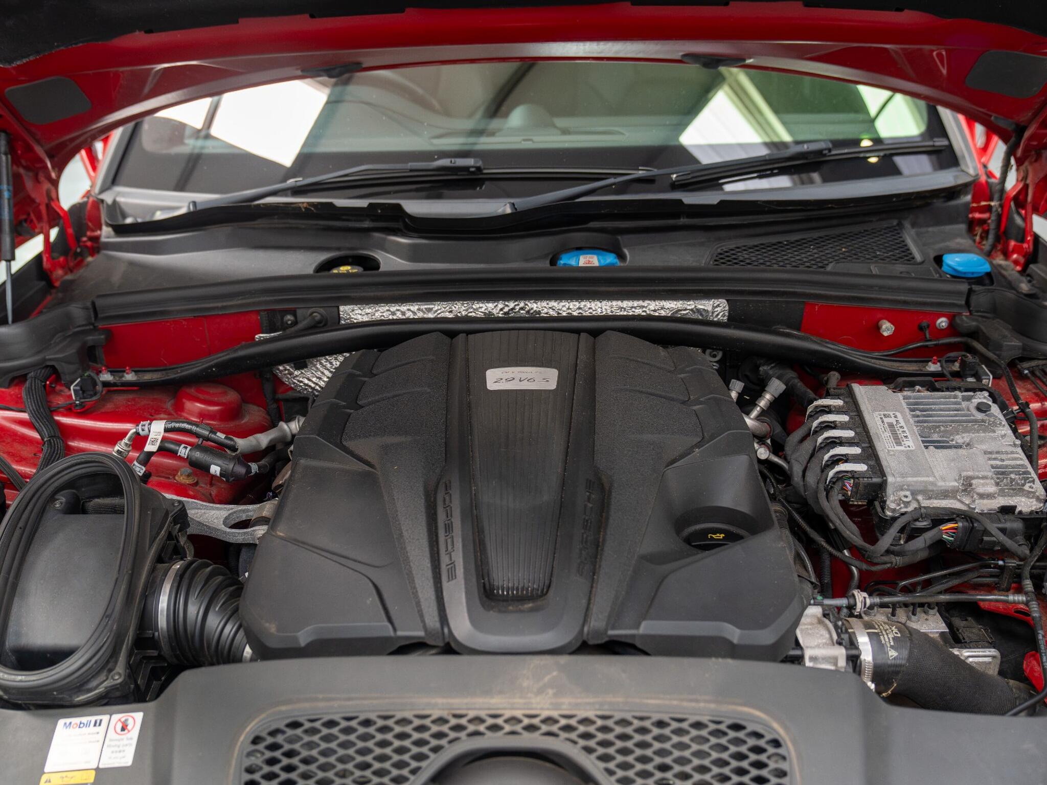 Porsche Macan view 30