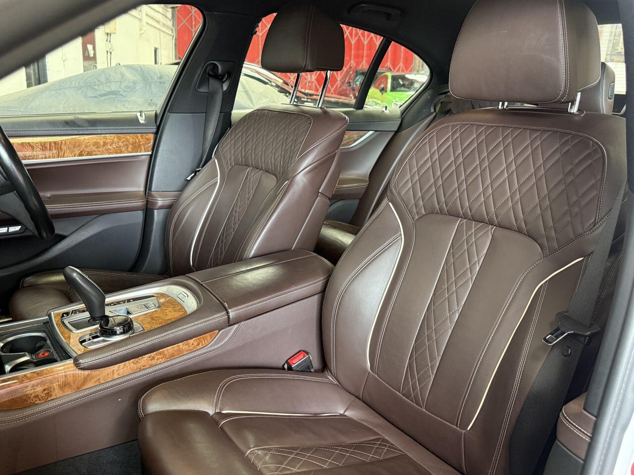 BMW 7 Series view 62