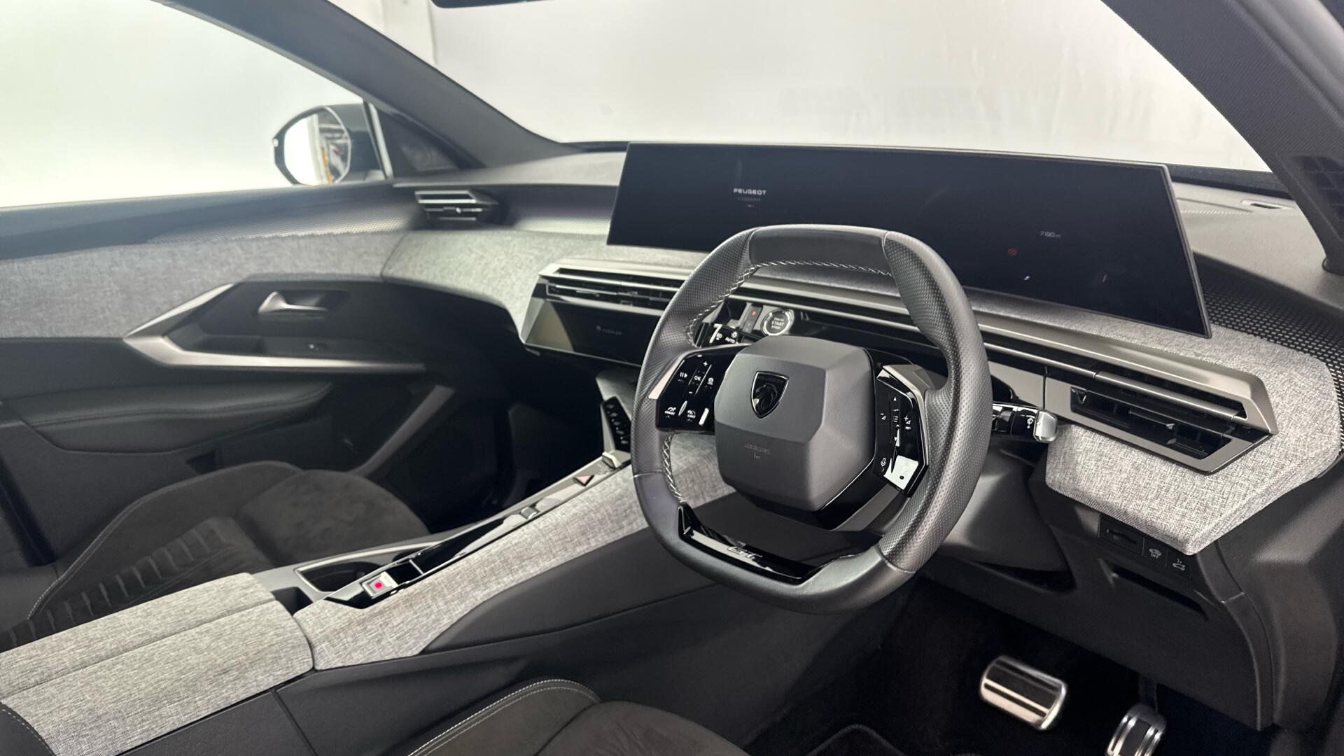 Peugeot 3008 view 9