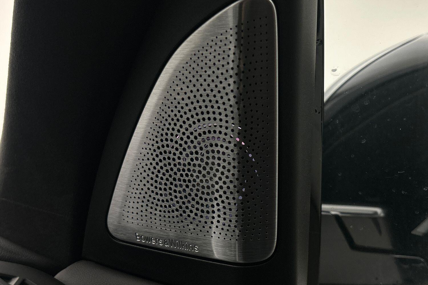 BMW X7 view 26