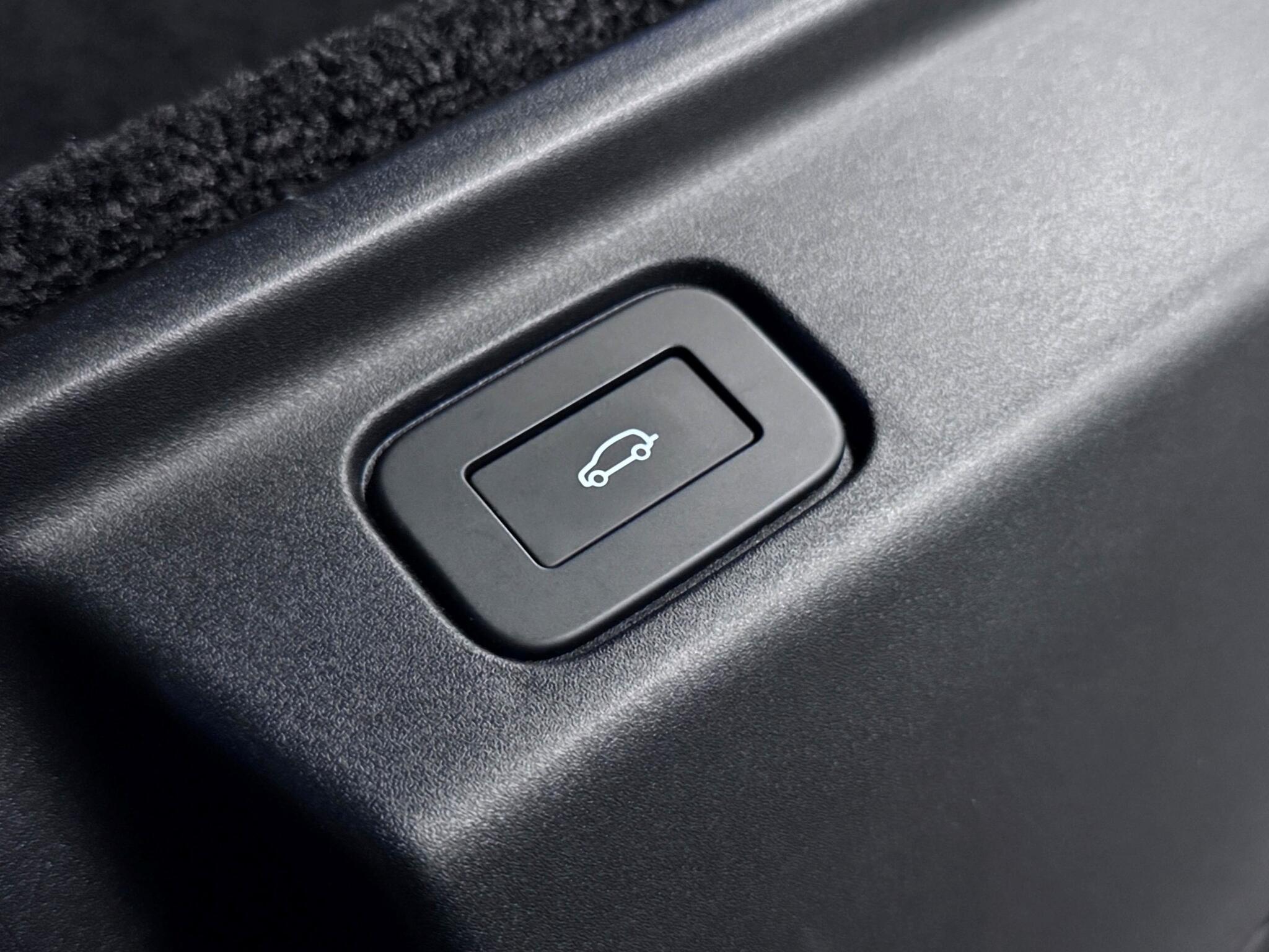 Land Rover Range Rover view 8
