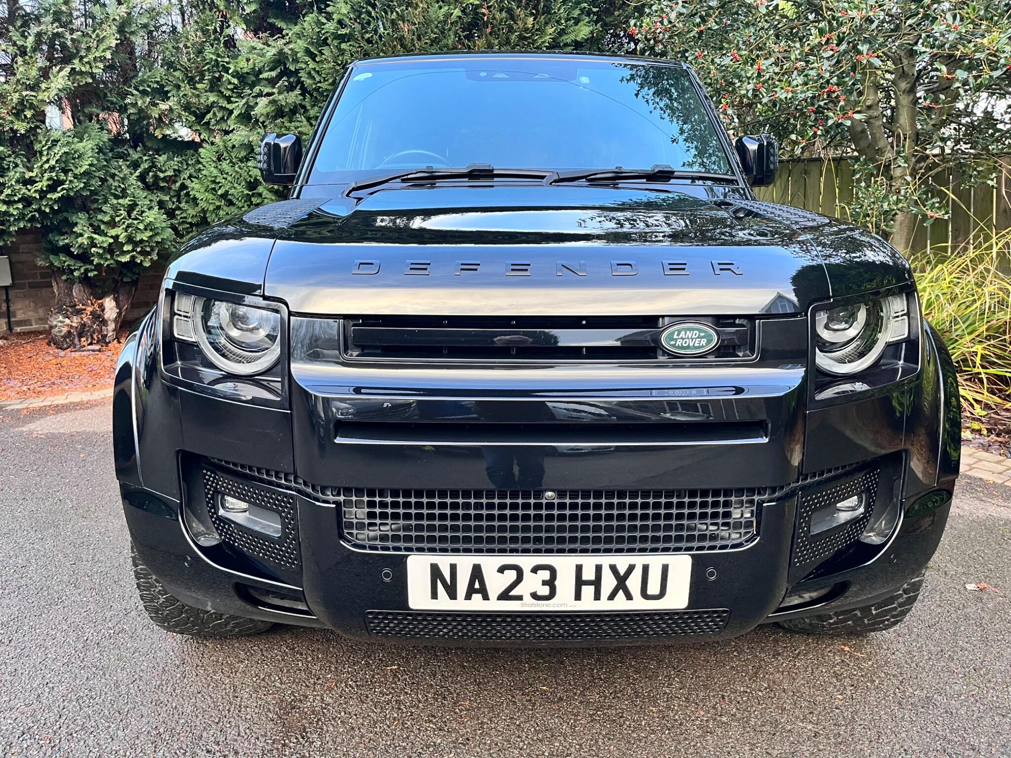 Land Rover Defender view 26