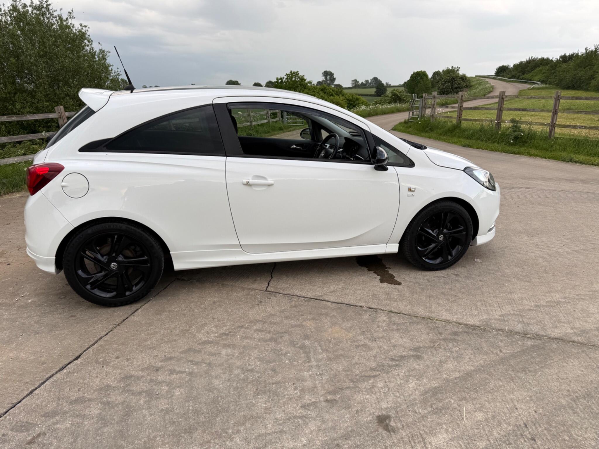 Vauxhall Corsa 1.4i ecoTEC Limited Edition Euro 6 3dr — photo 21 of 96