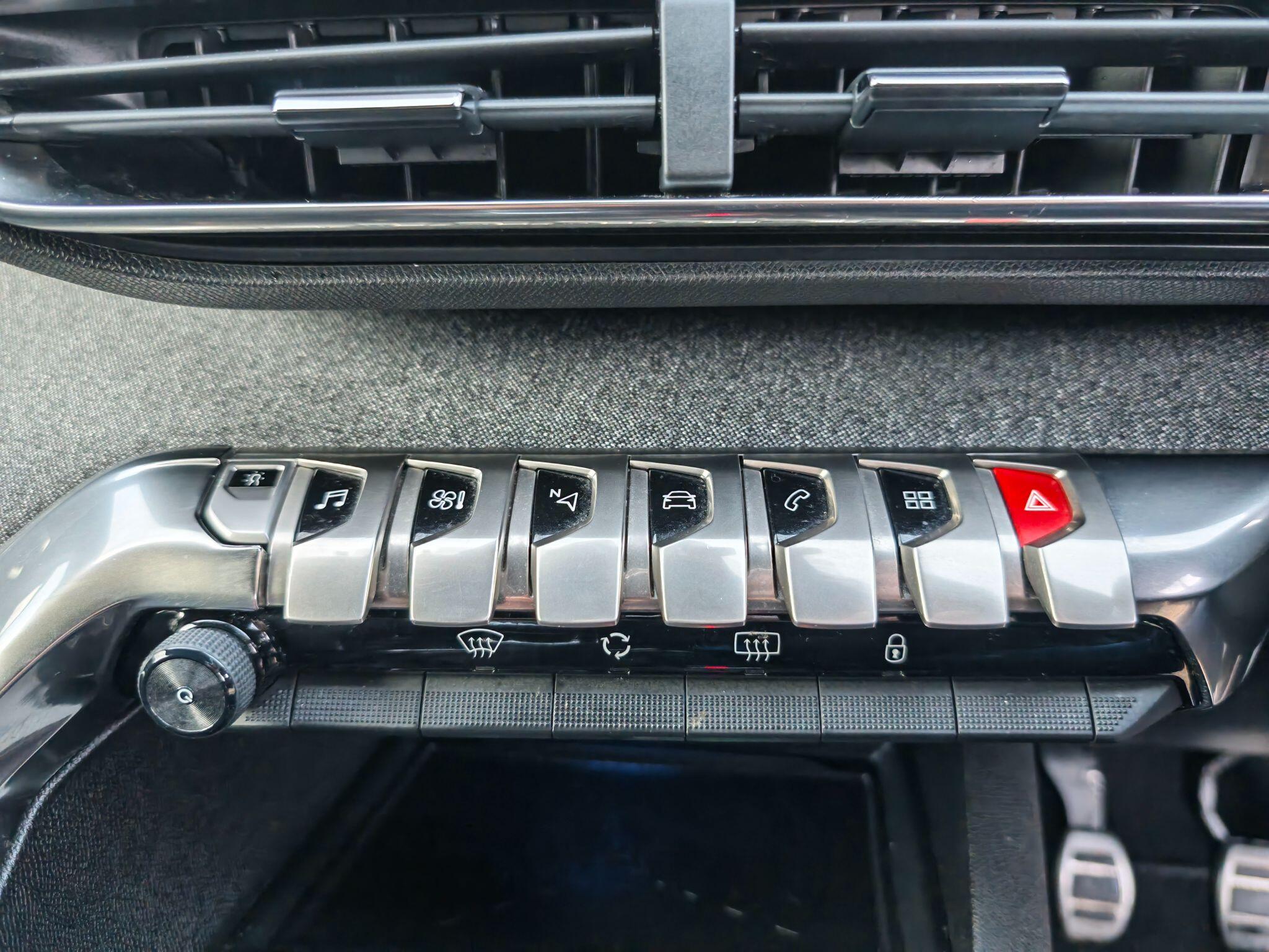 Peugeot 3008 view 19