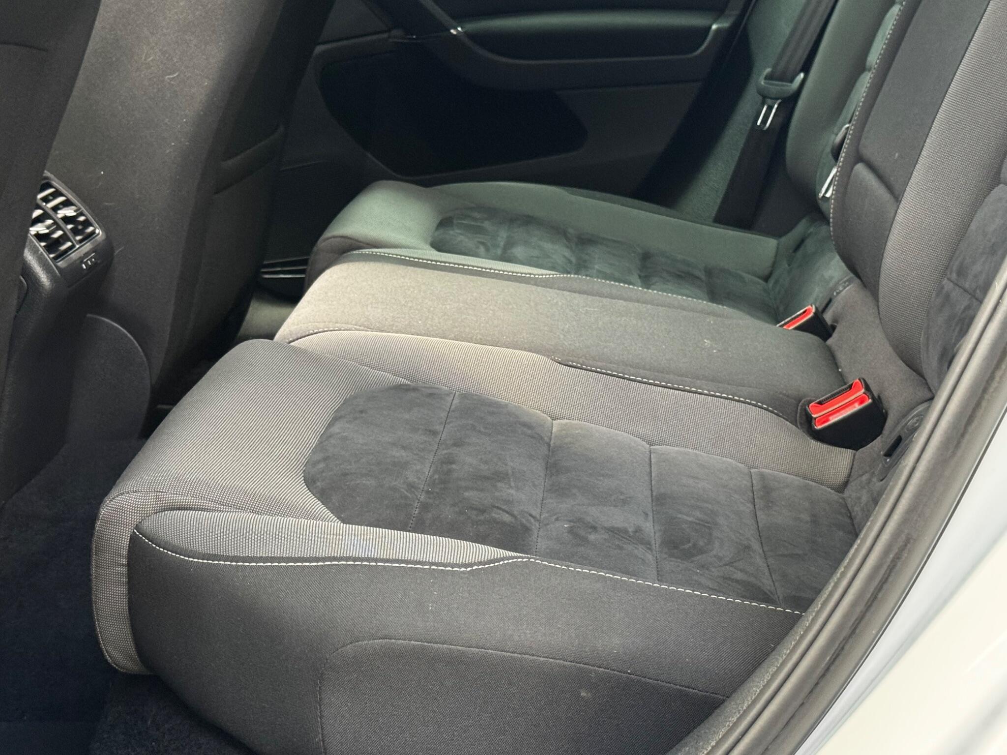 Volkswagen Golf view 69
