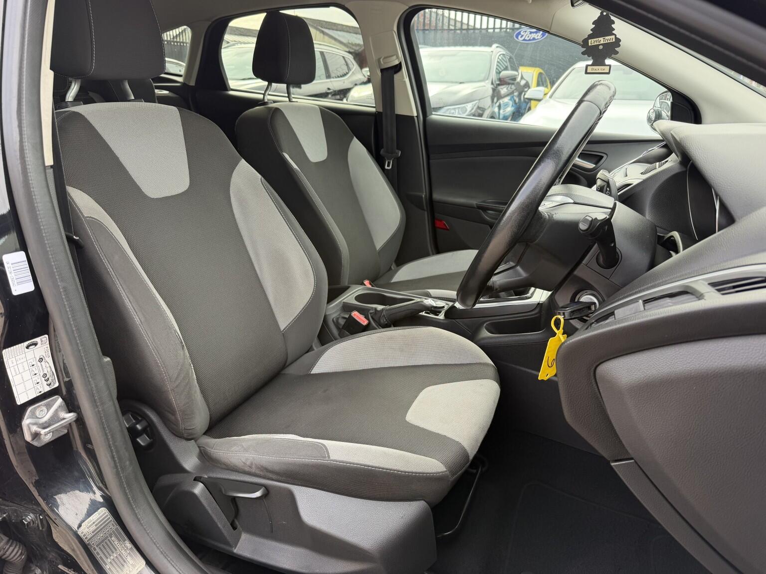 Ford Focus view 2