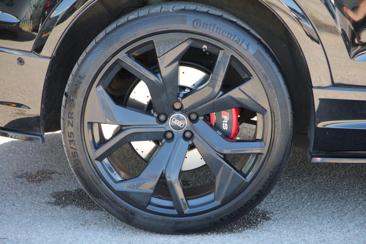 Audi RS Q8 view 19