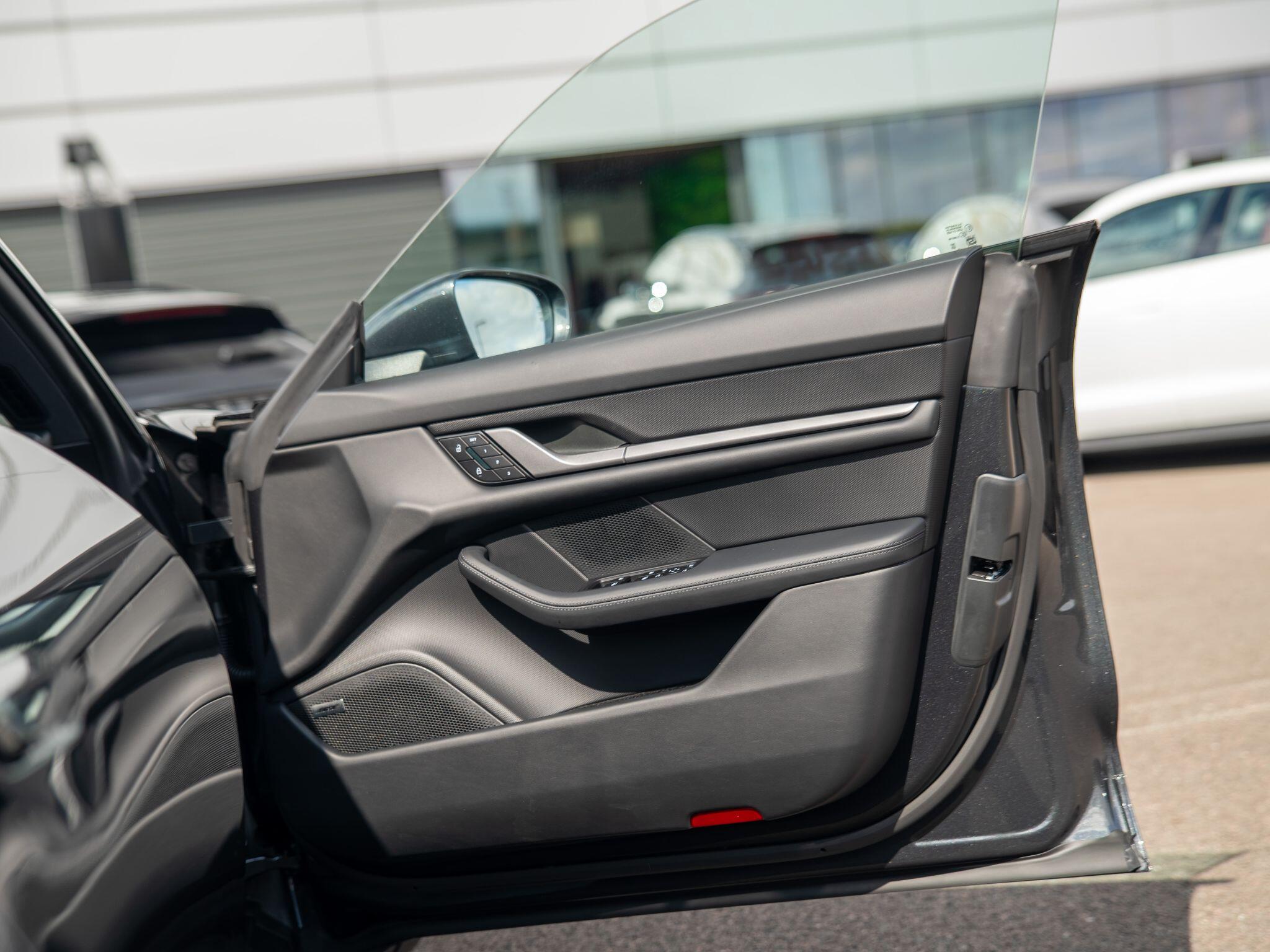 Porsche Taycan view 15