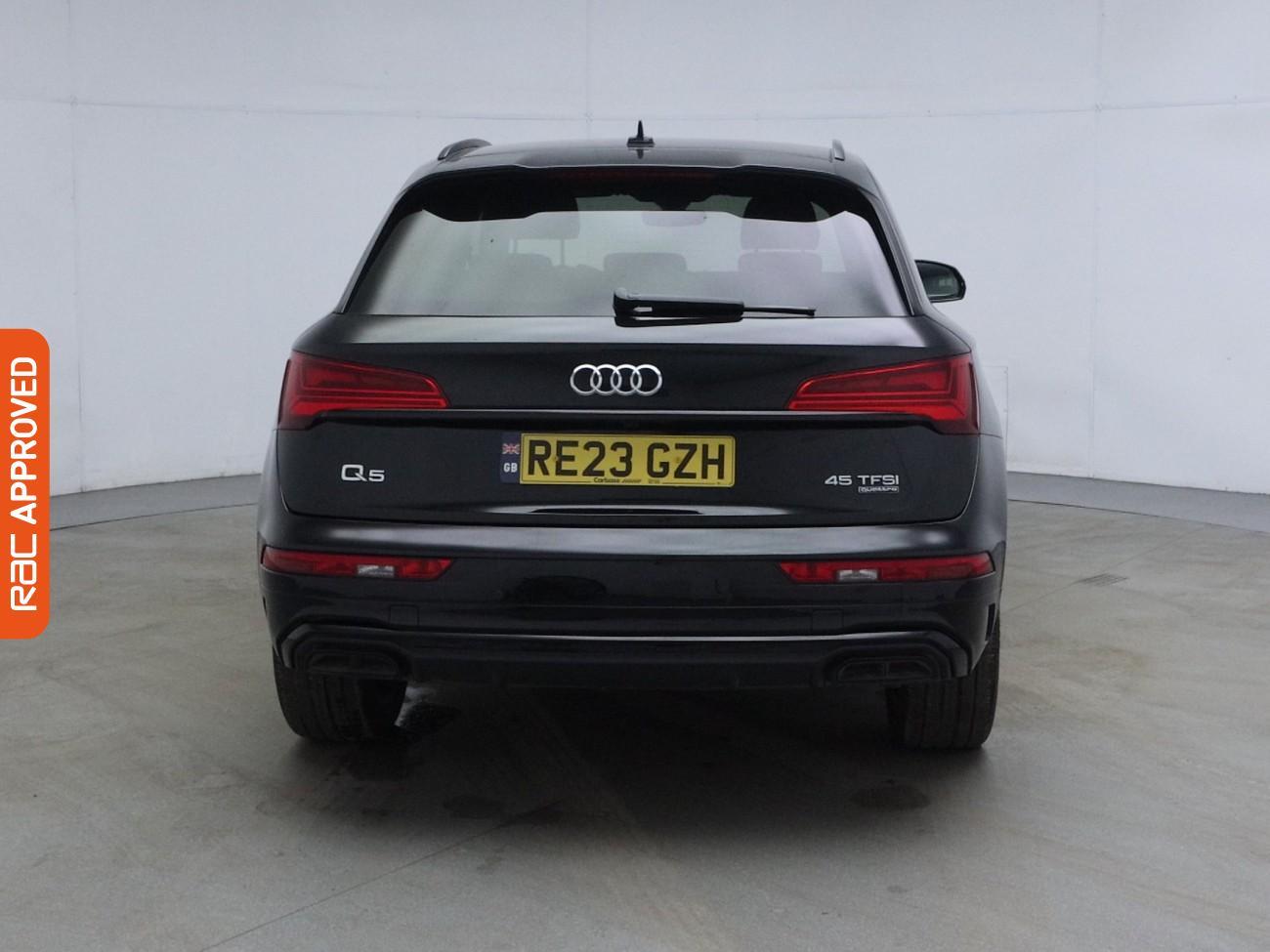 Audi Q5 view 8