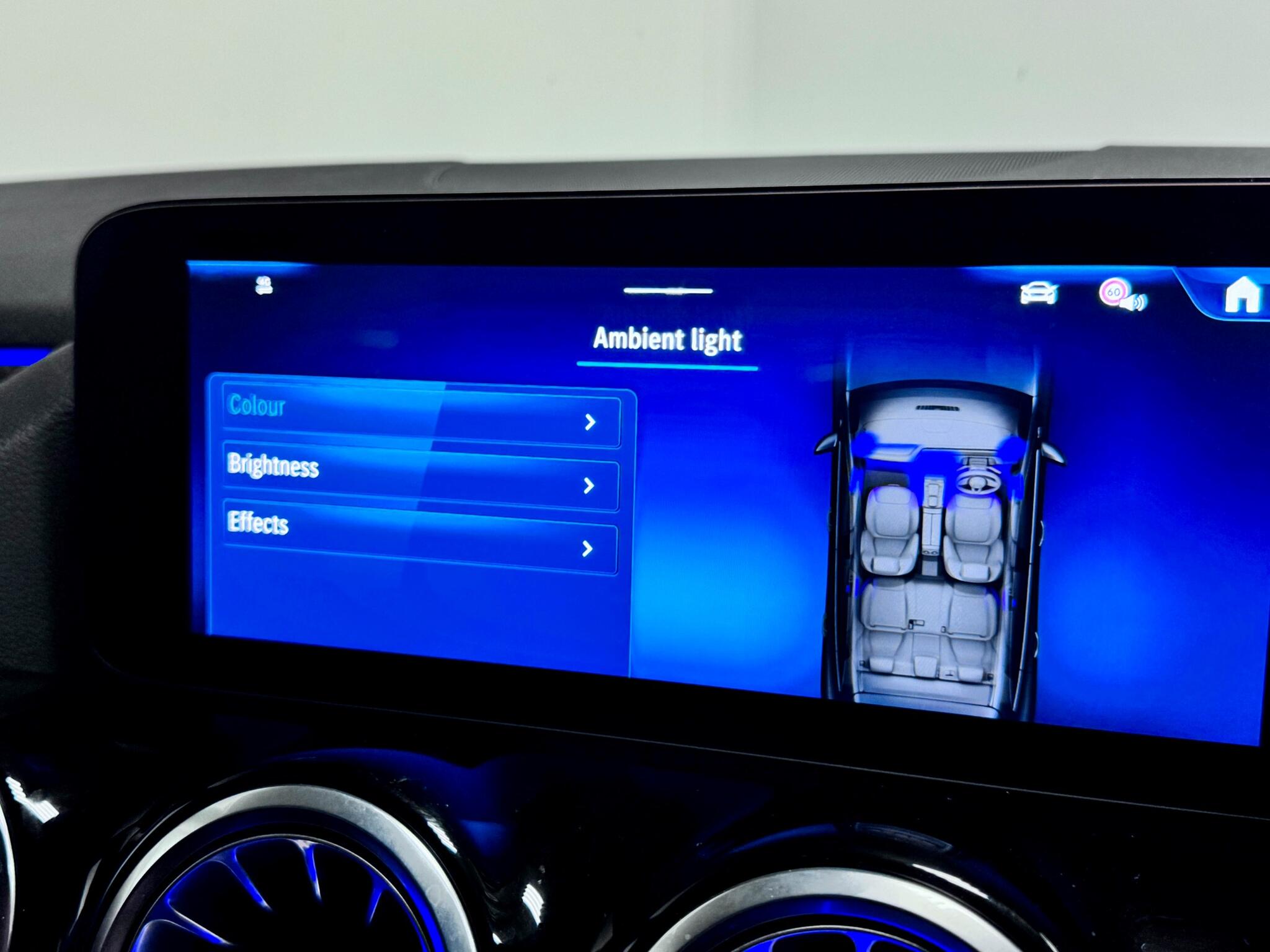 Mercedes-Benz Gla view 46