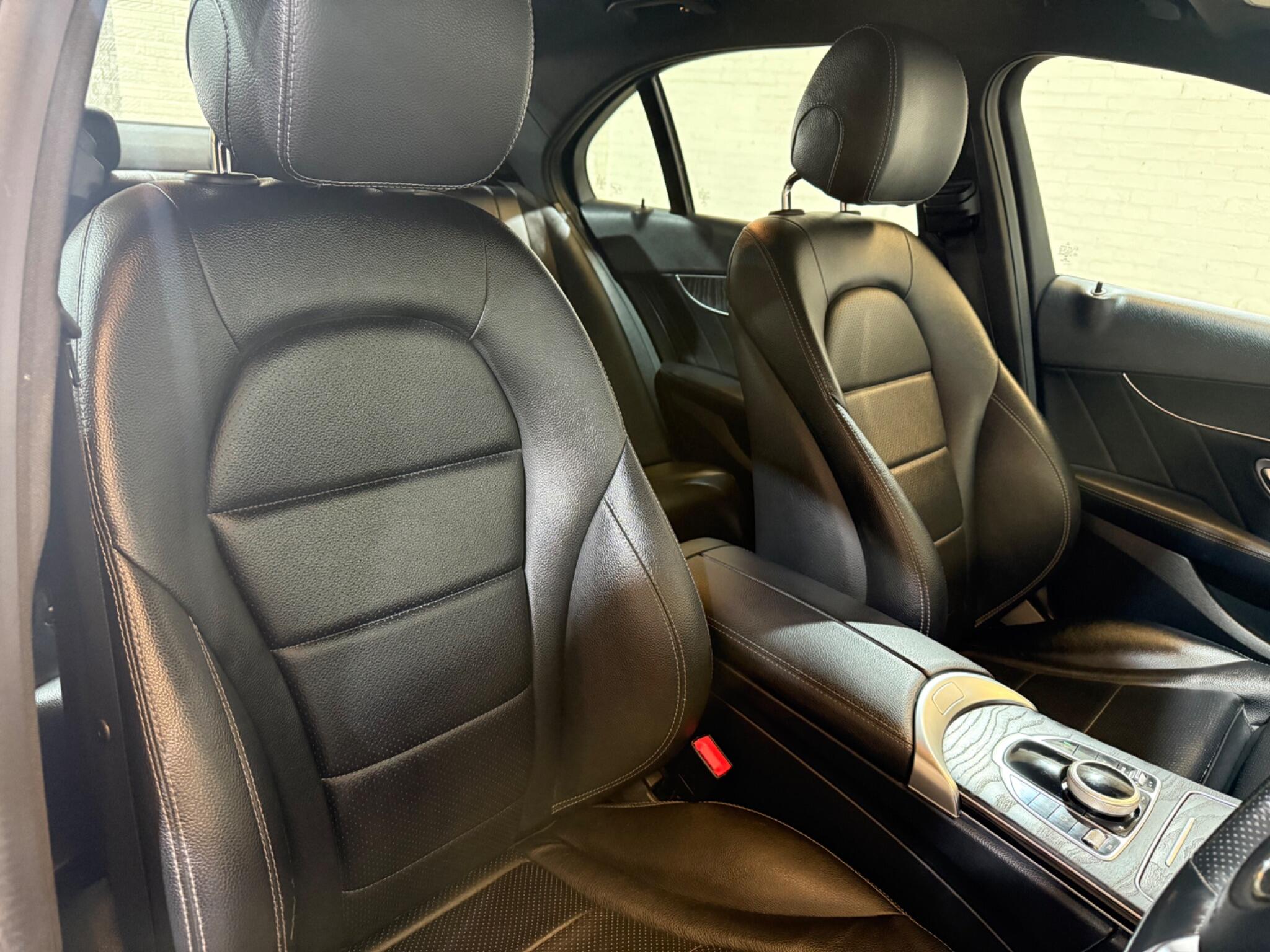 Mercedes-Benz C-Class view 20