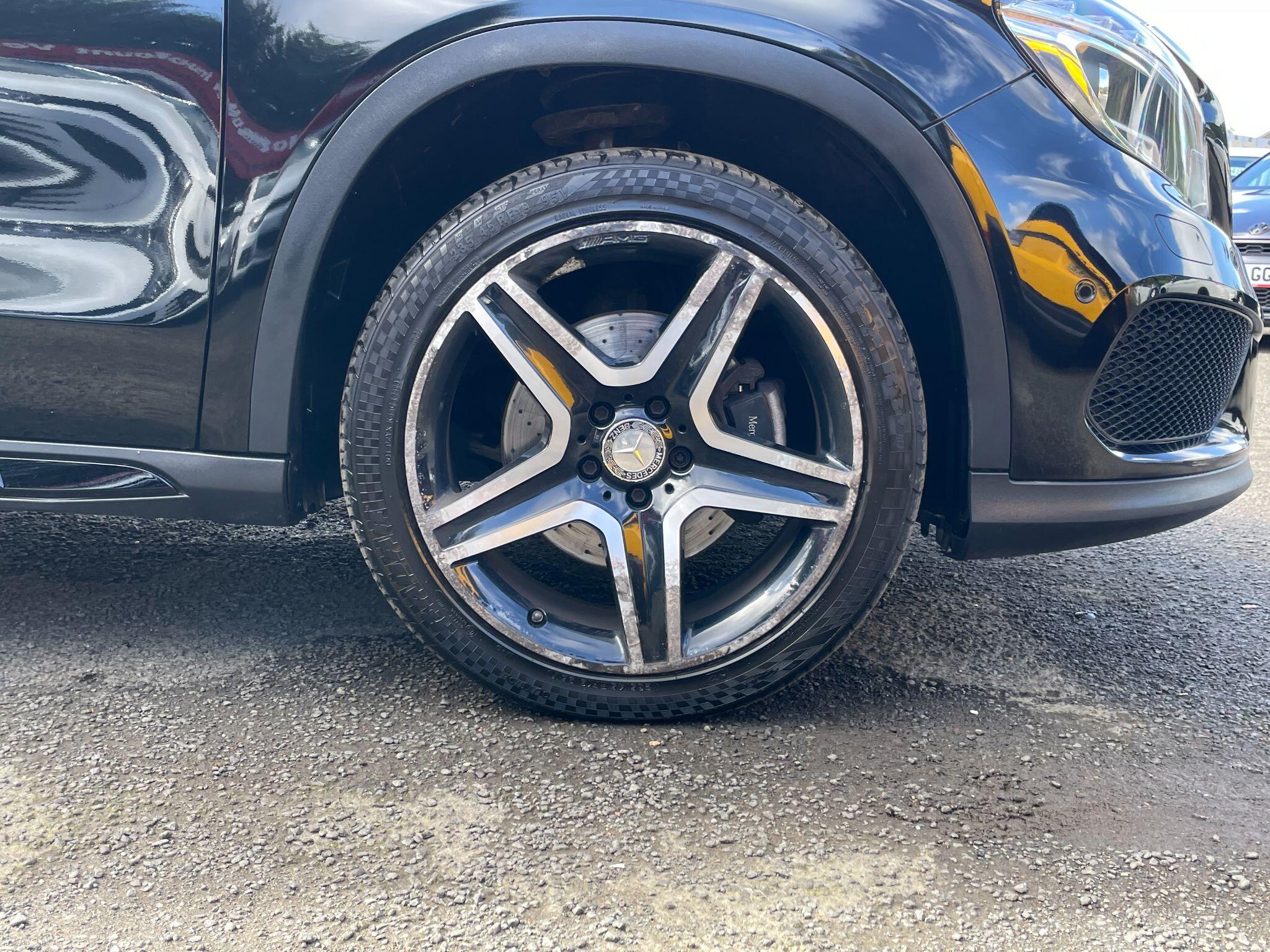 Mercedes-Benz Gla view 16
