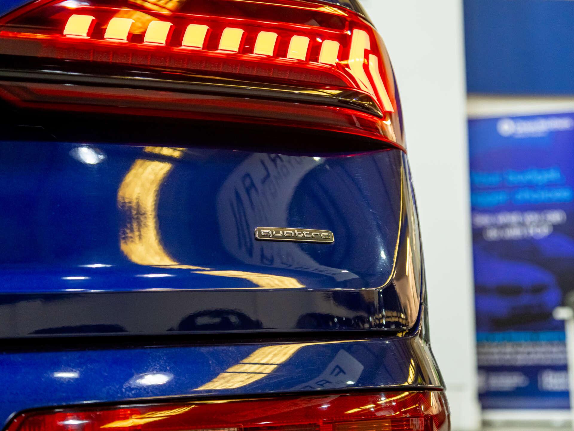 Audi Q7 view 60