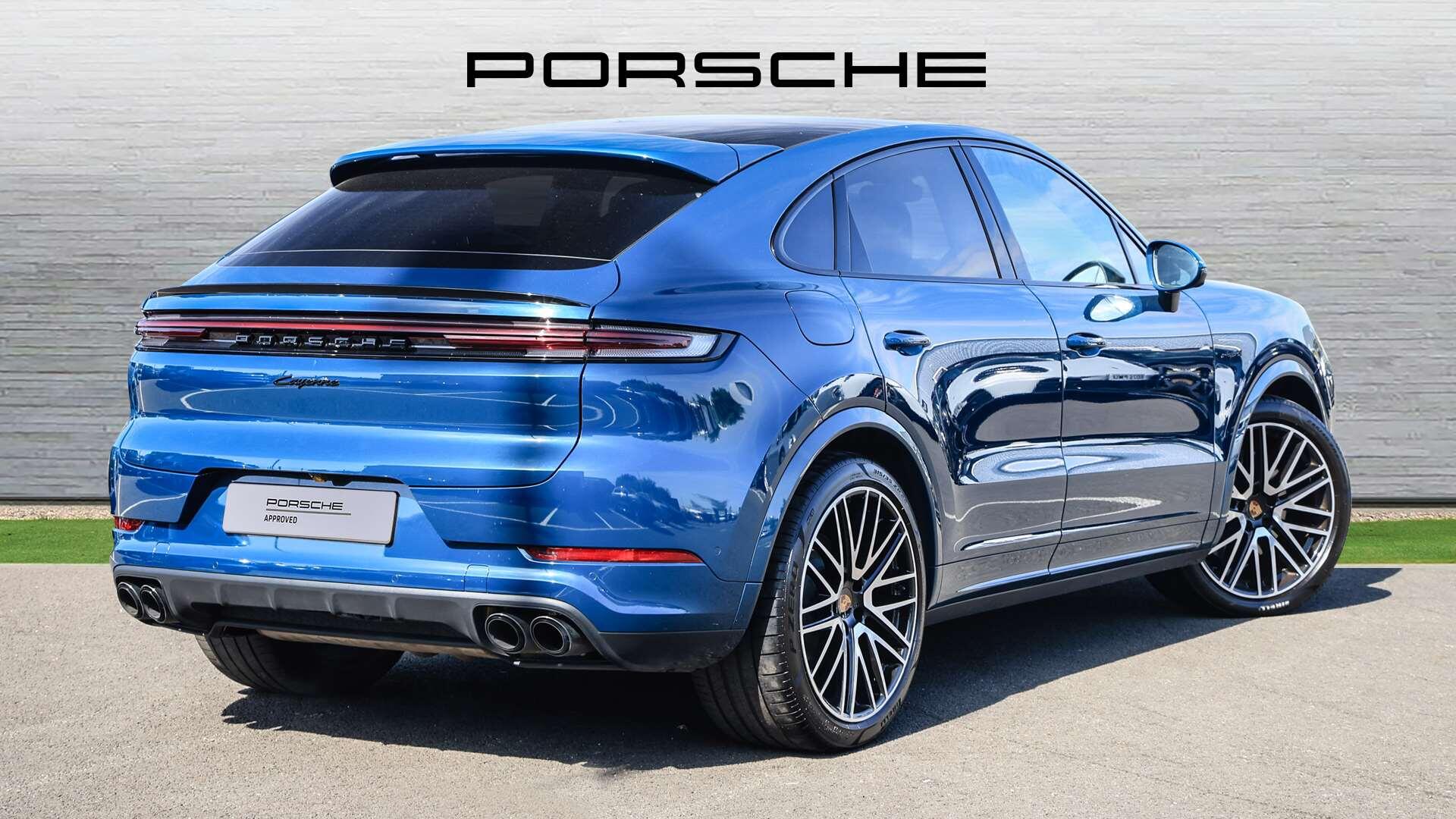 Porsche Cayenne view 3