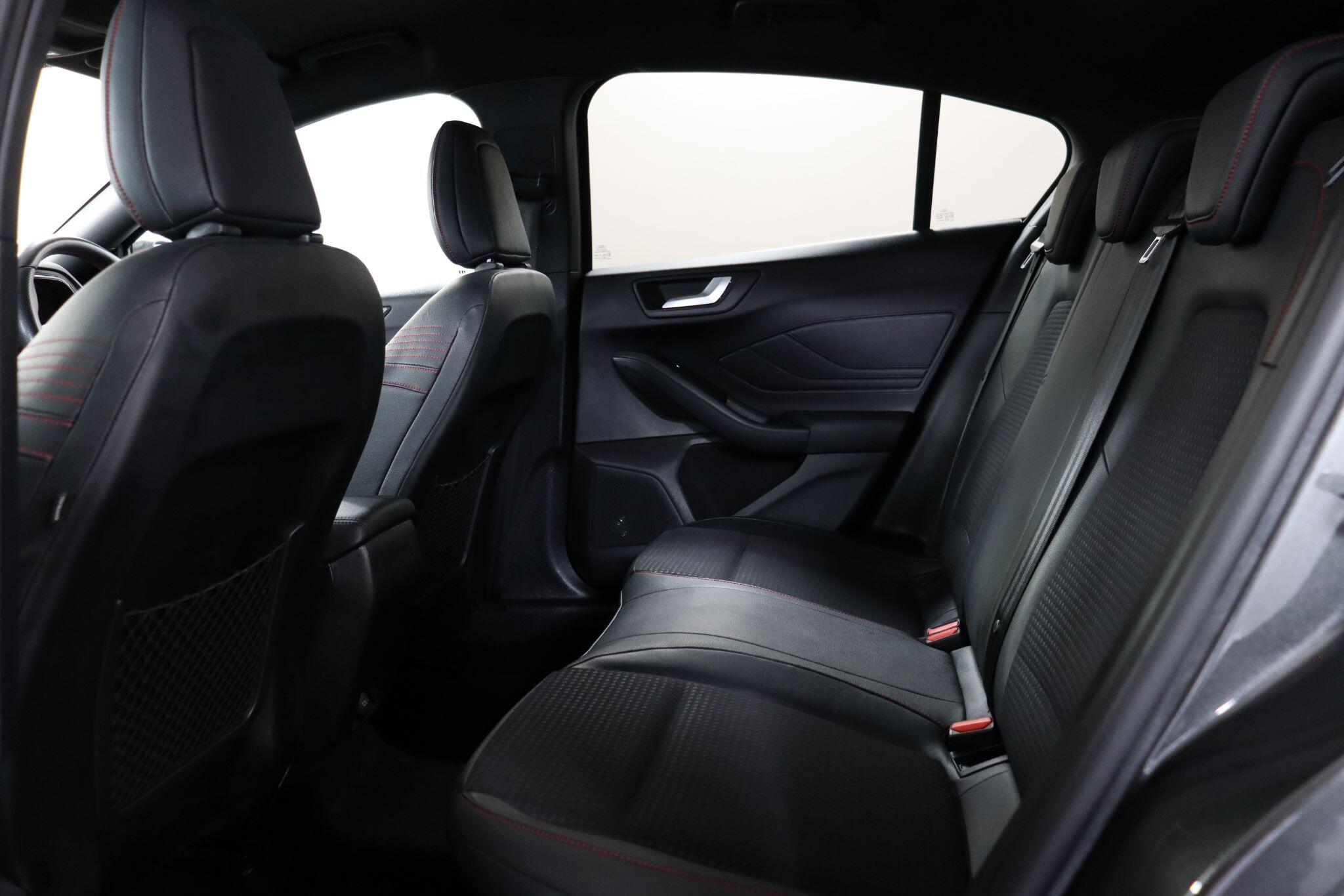 Ford Focus view 42
