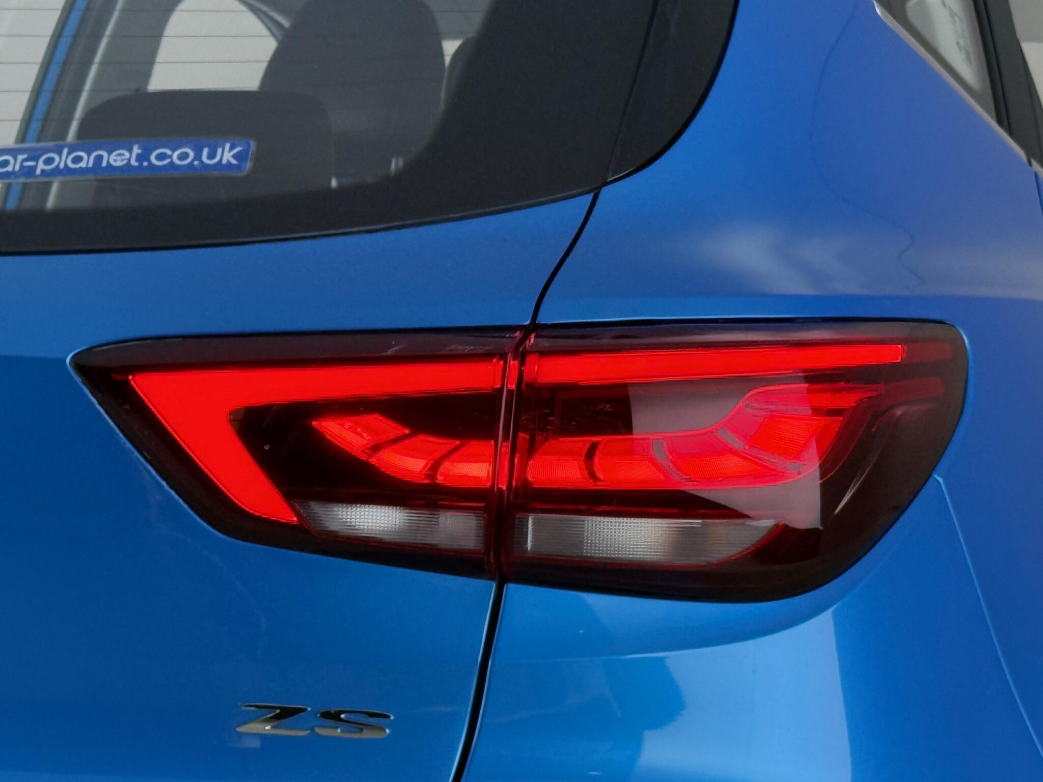 MG ZS view 11