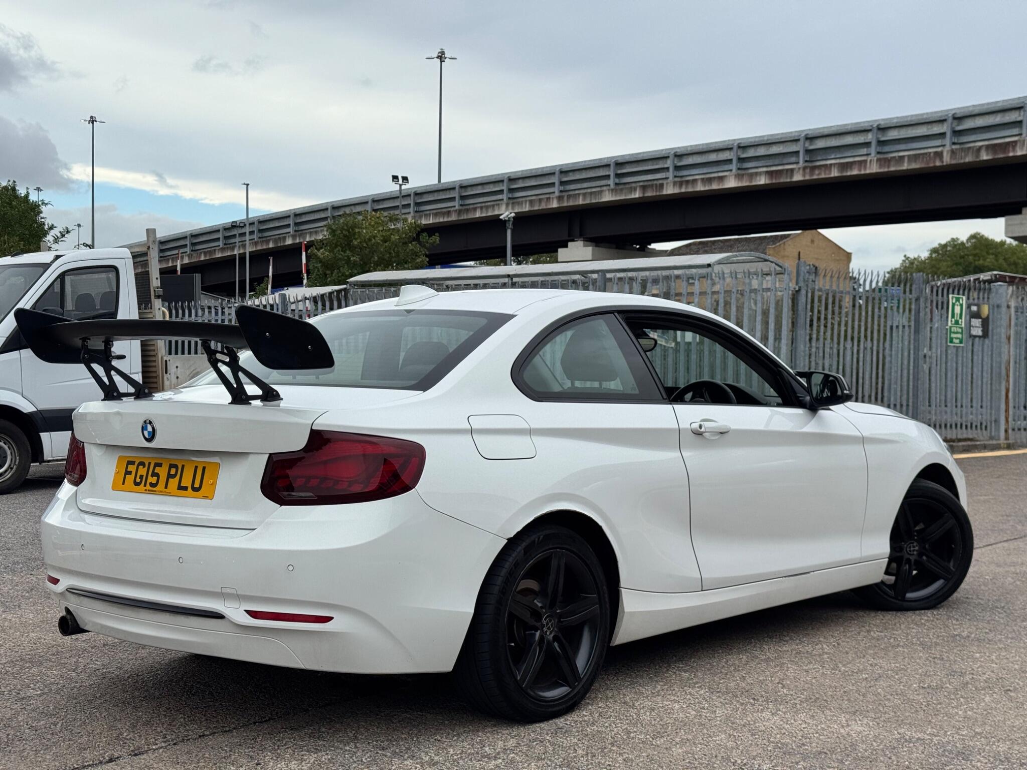 BMW 2 Series view 24