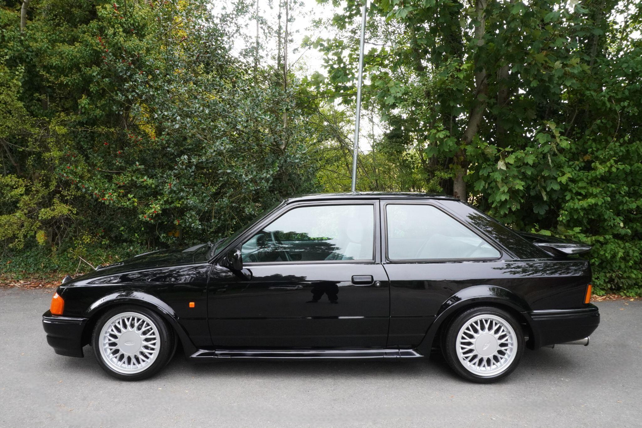 Ford Escort view 4