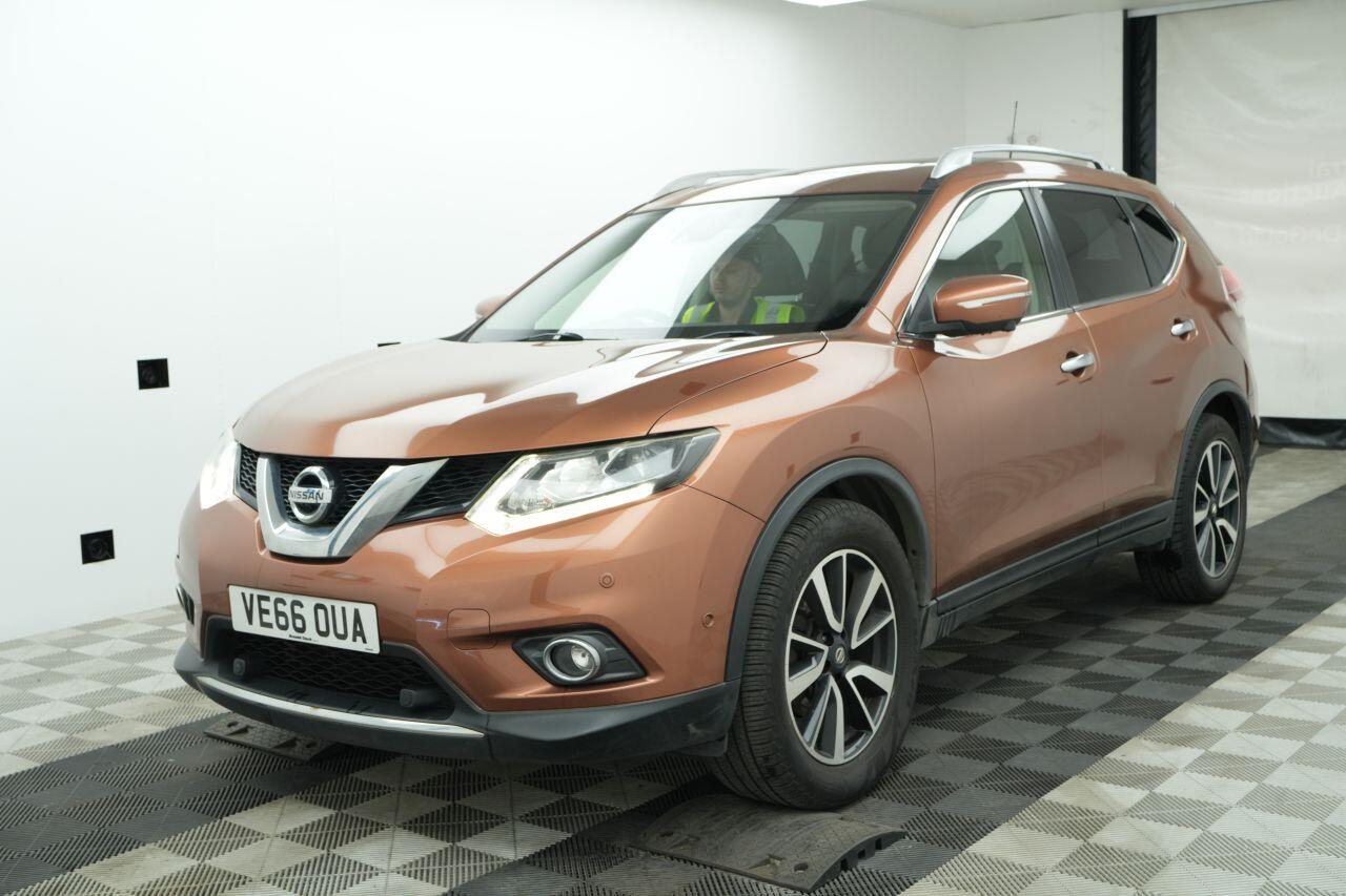 Nissan X-Trail view 2