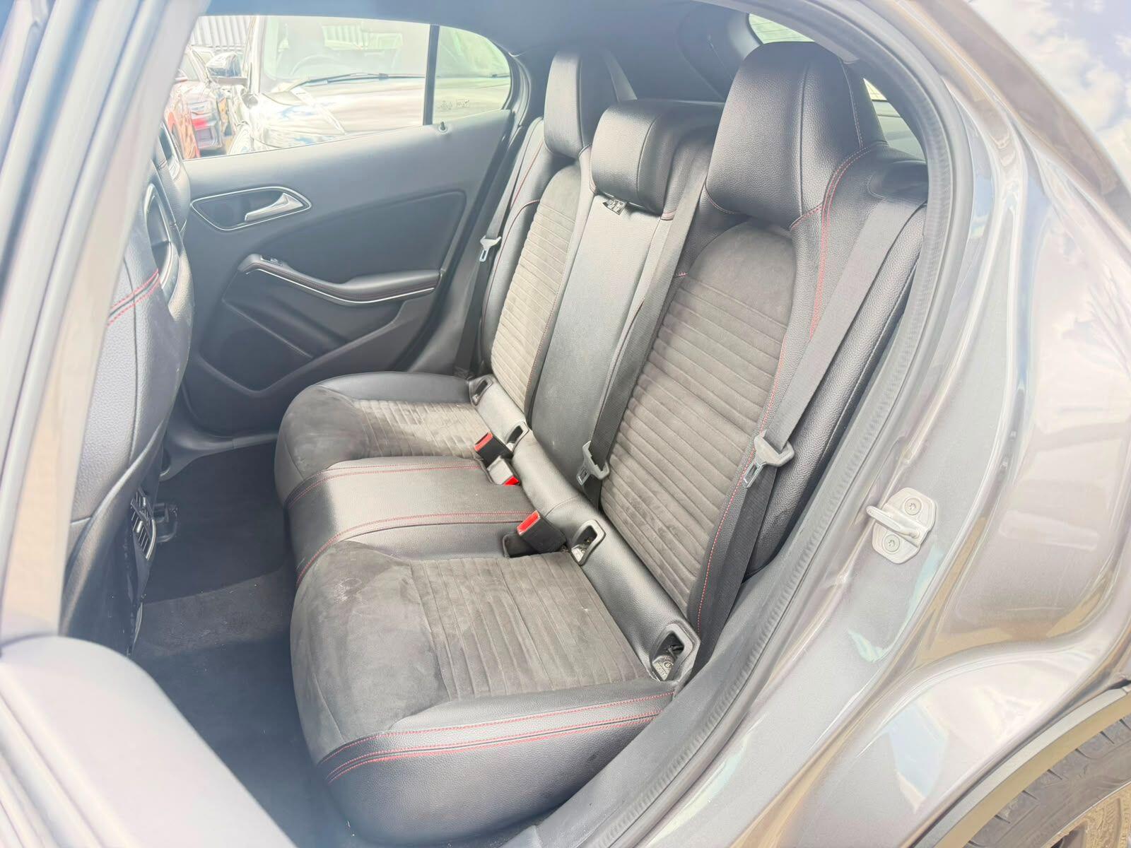 Mercedes-Benz Gla view 19