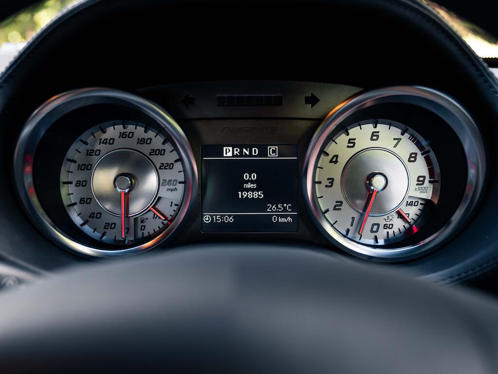 Mercedes-Benz SLS view 10