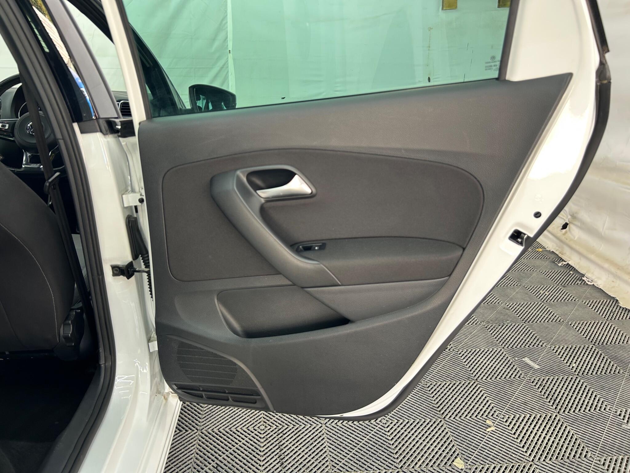 Volkswagen Polo view 29