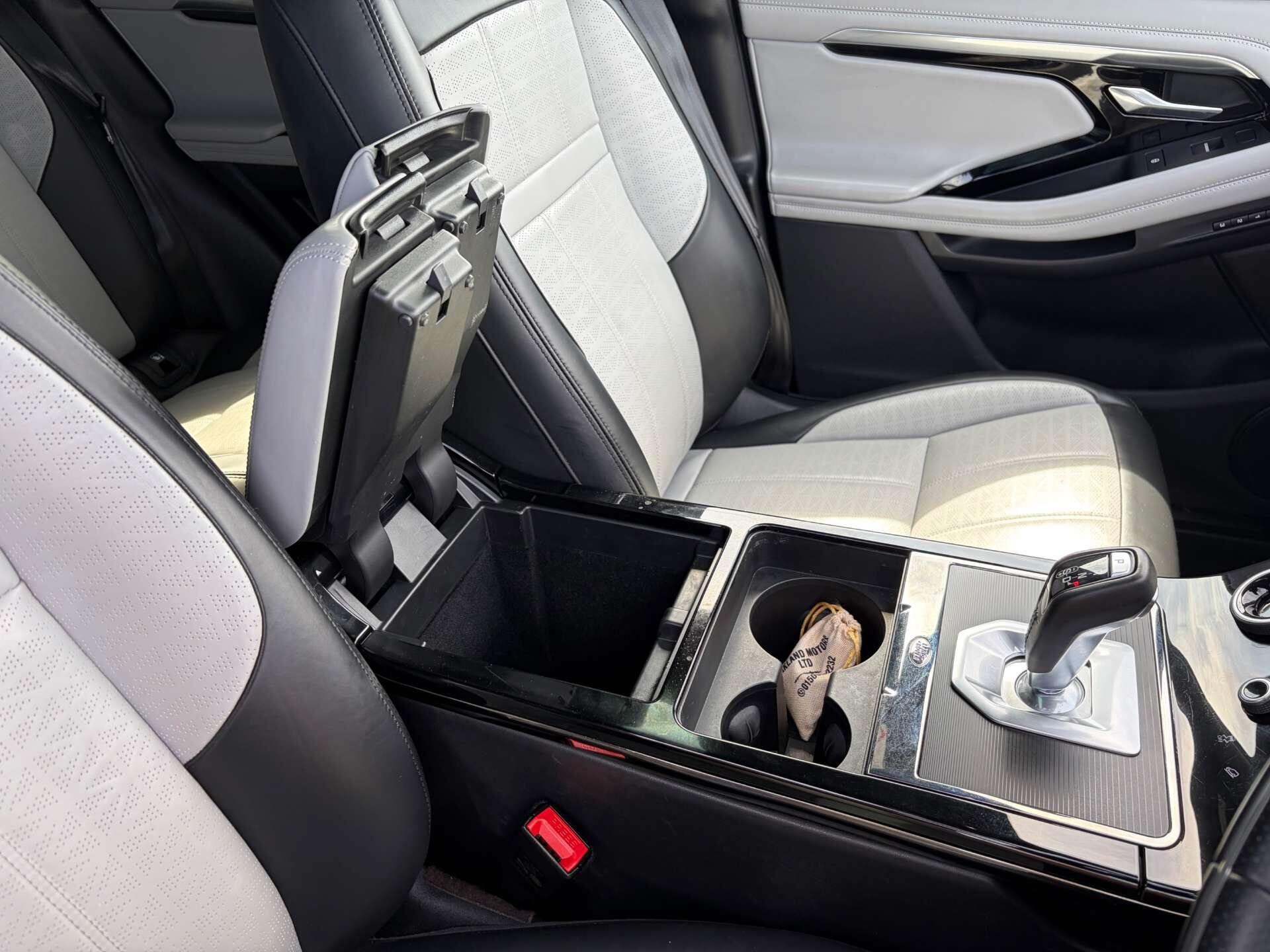 Land Rover Range Rover Evoque view 43