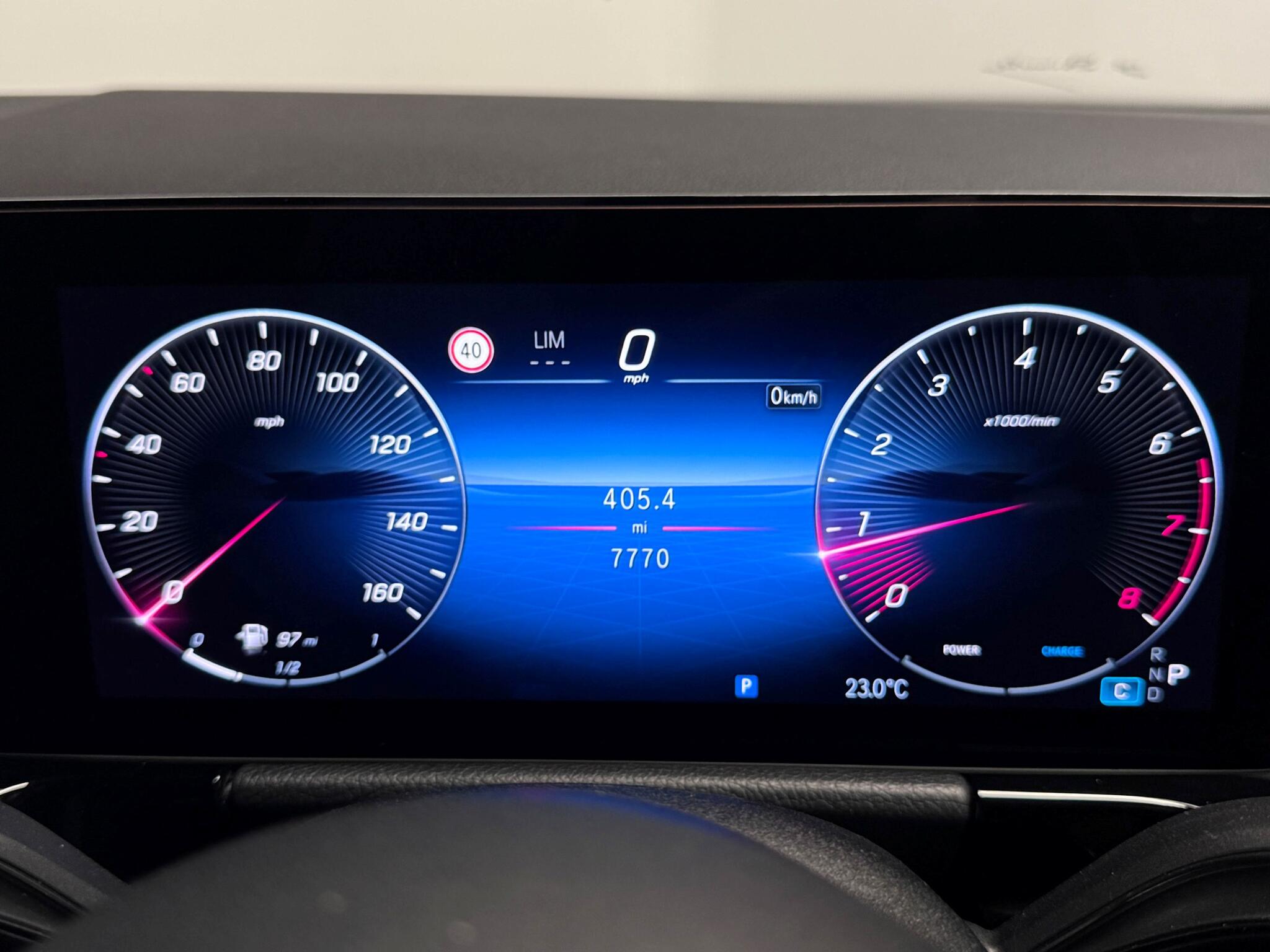 Mercedes-Benz Gla view 39