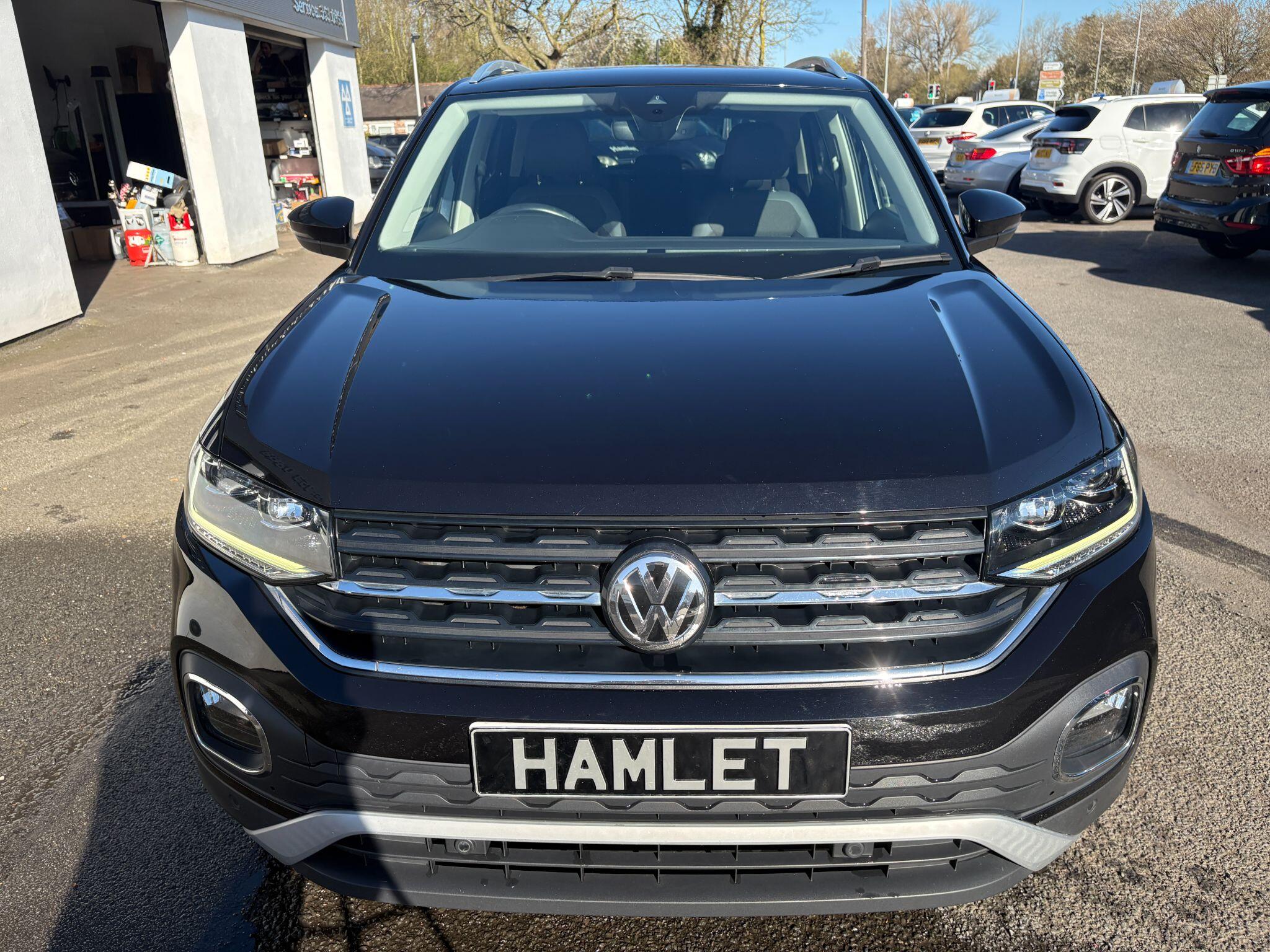 Volkswagen T-Cross view 9