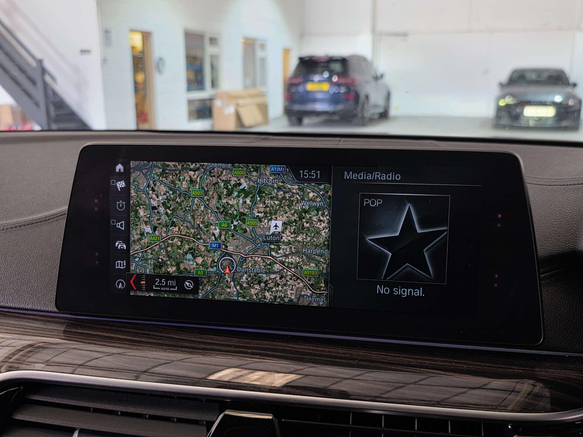 BMW 5 Series view 21